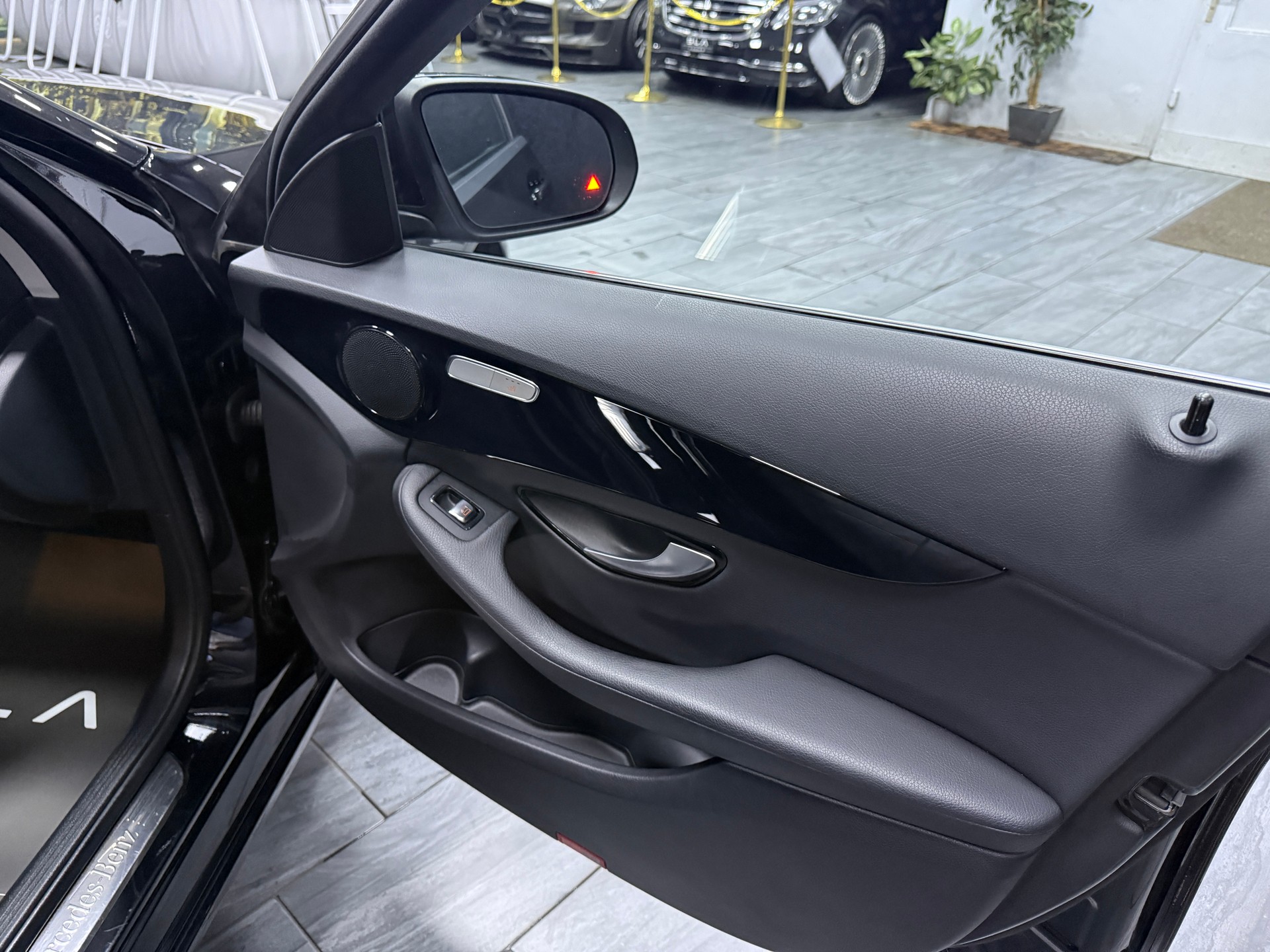 MERCEDES-BENZ C 250 BlueTEC Avantgarde 4Matic 7G-Tronic / CH Fz + Hand-image-12
