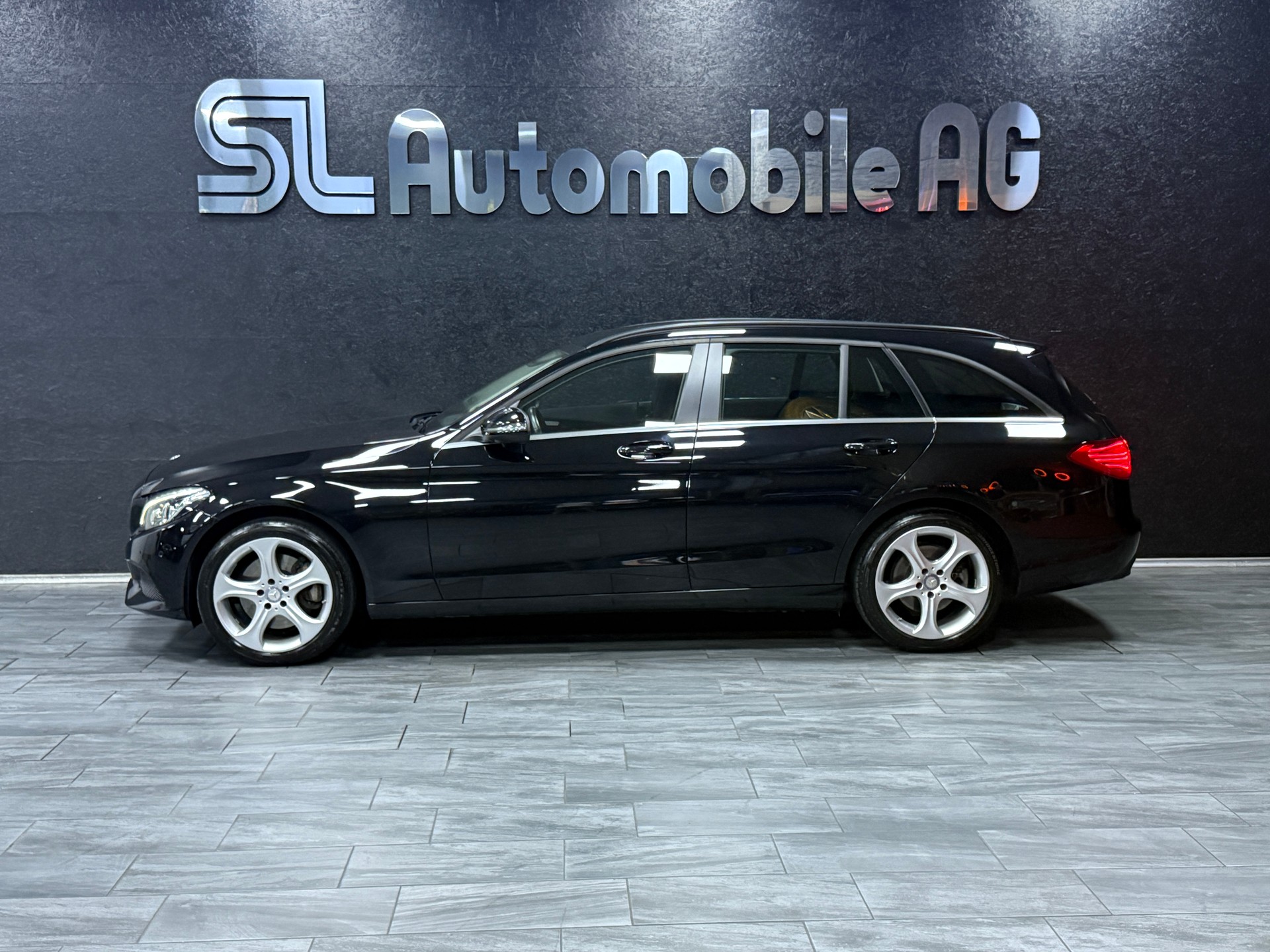 MERCEDES-BENZ C 250 BlueTEC Avantgarde 4Matic 7G-Tronic / CH Fz + Hand-image-3