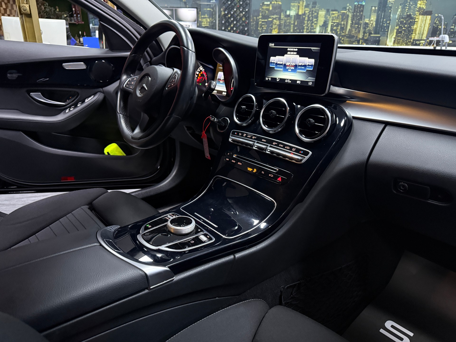 MERCEDES-BENZ C 250 BlueTEC Avantgarde 4Matic 7G-Tronic / CH Fz + Hand-image-13