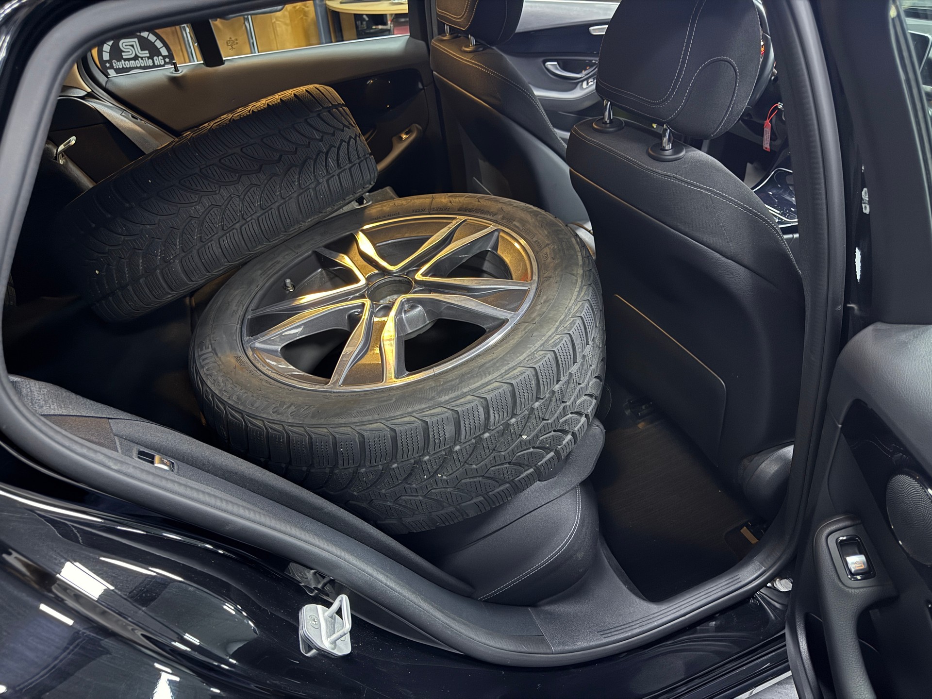 MERCEDES-BENZ C 250 BlueTEC Avantgarde 4Matic 7G-Tronic / CH Fz + Hand-image-17