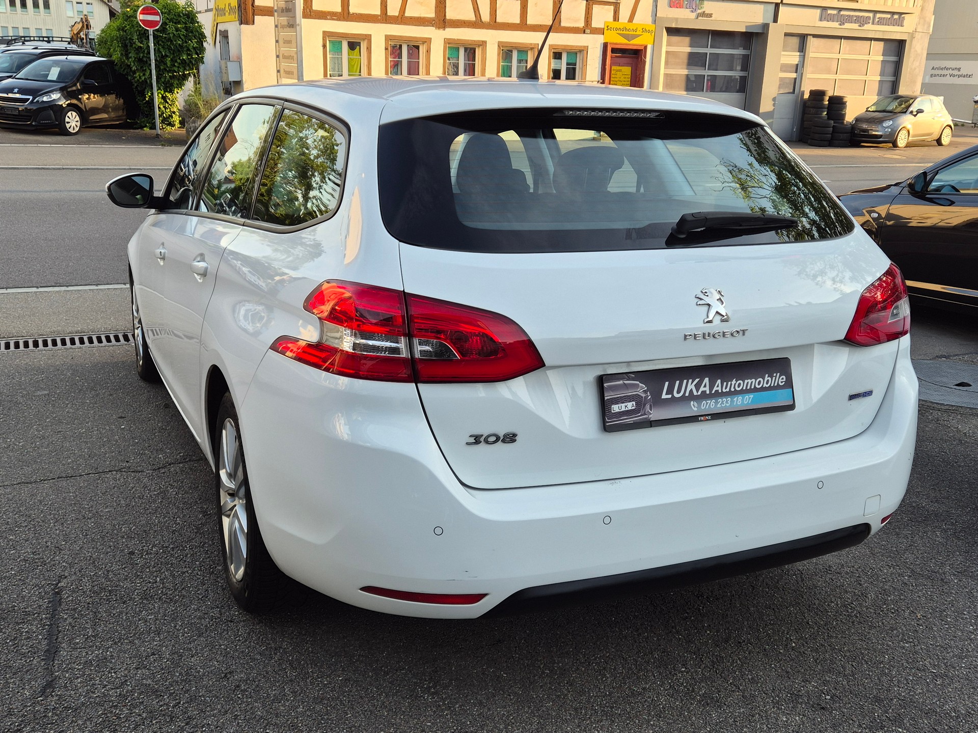 PEUGEOT 308 SW 1.6 BlueHDI Allure Automatic-image-2