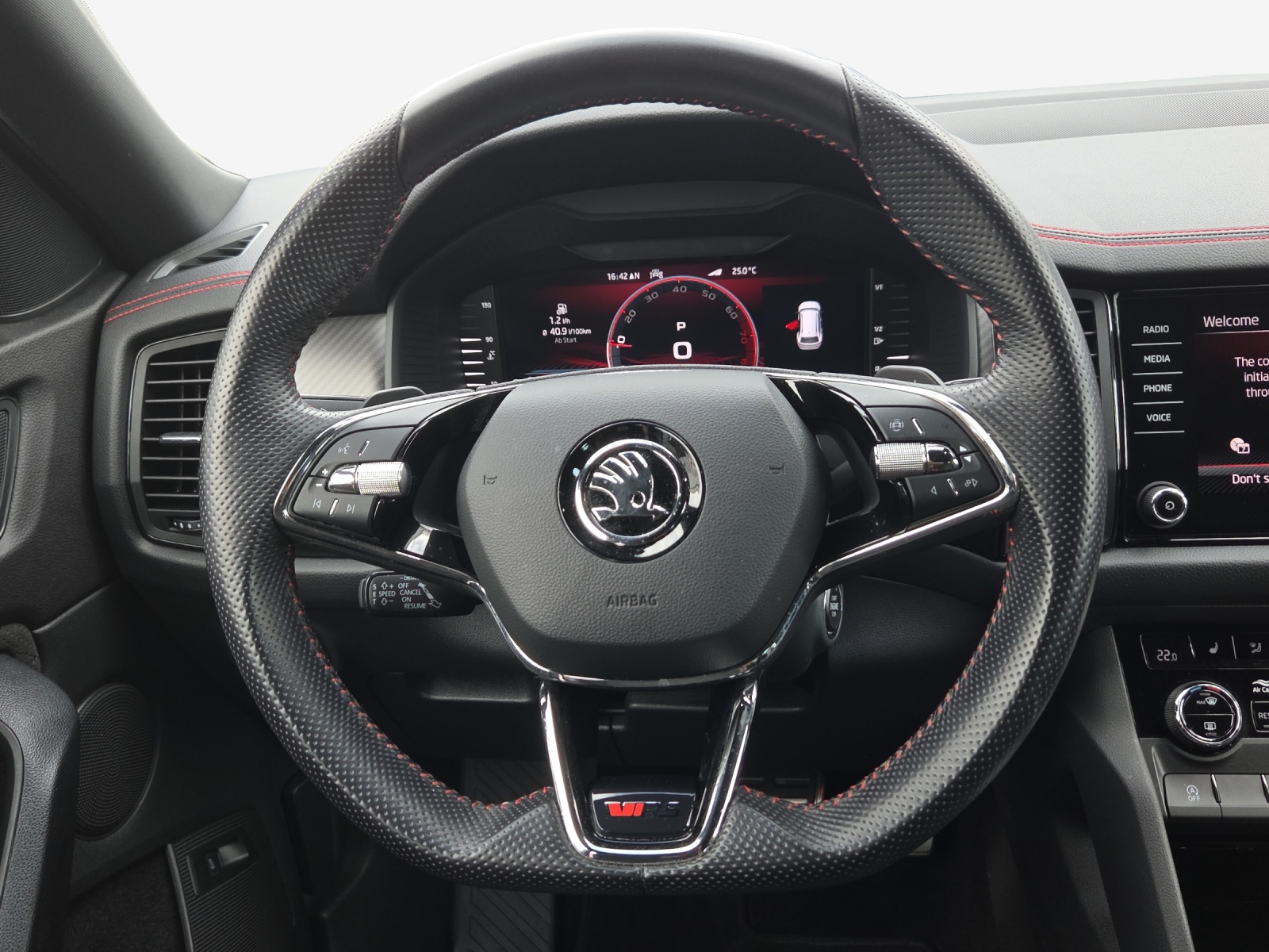 SKODA Kodiaq 2.0 TSI 4x4 RS-image-8