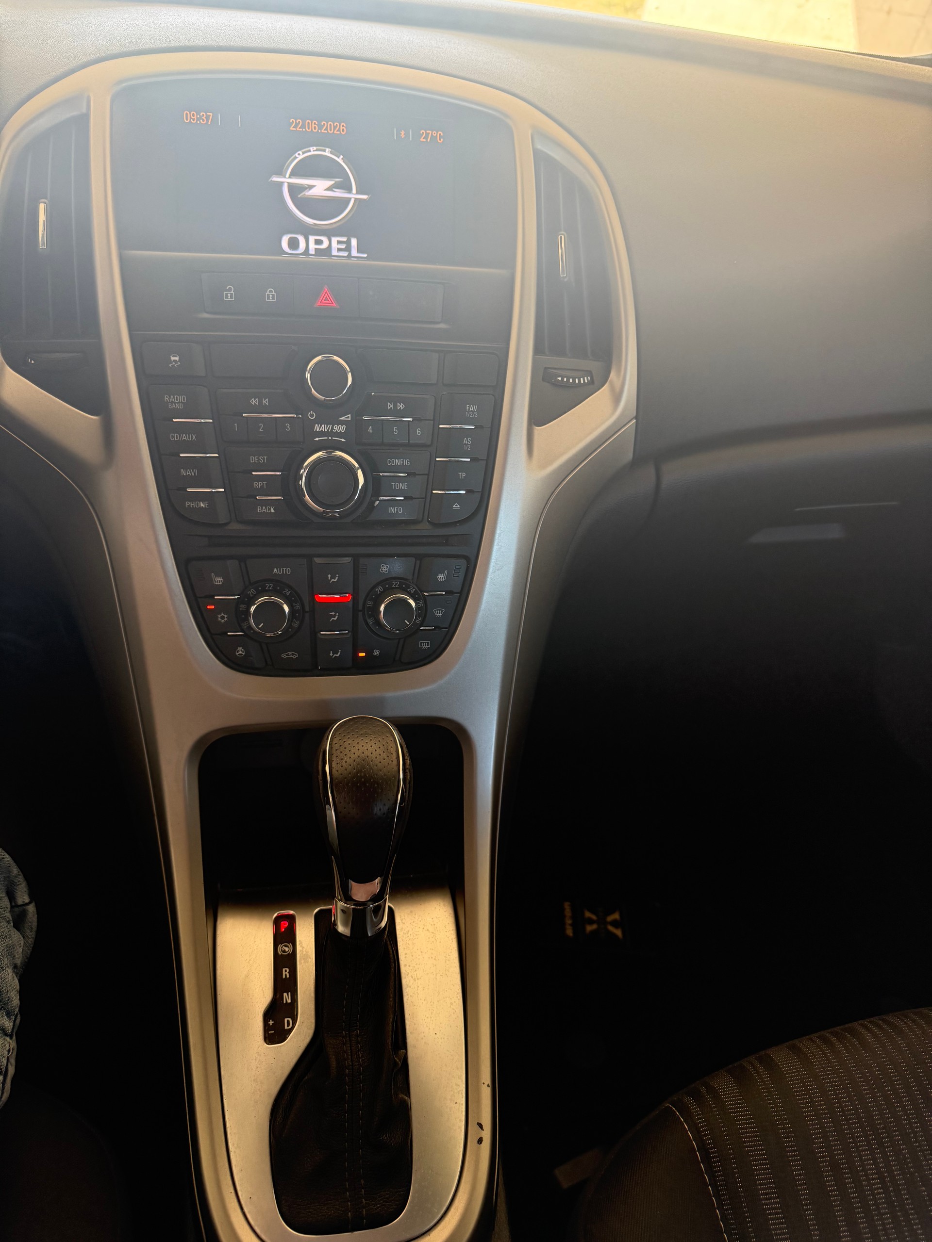 OPEL Astra SportsTourer 2.0 CDTi Sport Automatic-image-13