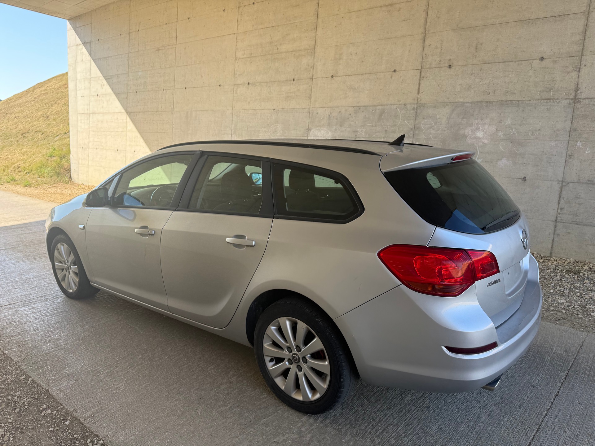 OPEL Astra SportsTourer 2.0 CDTi Sport Automatic-image-2
