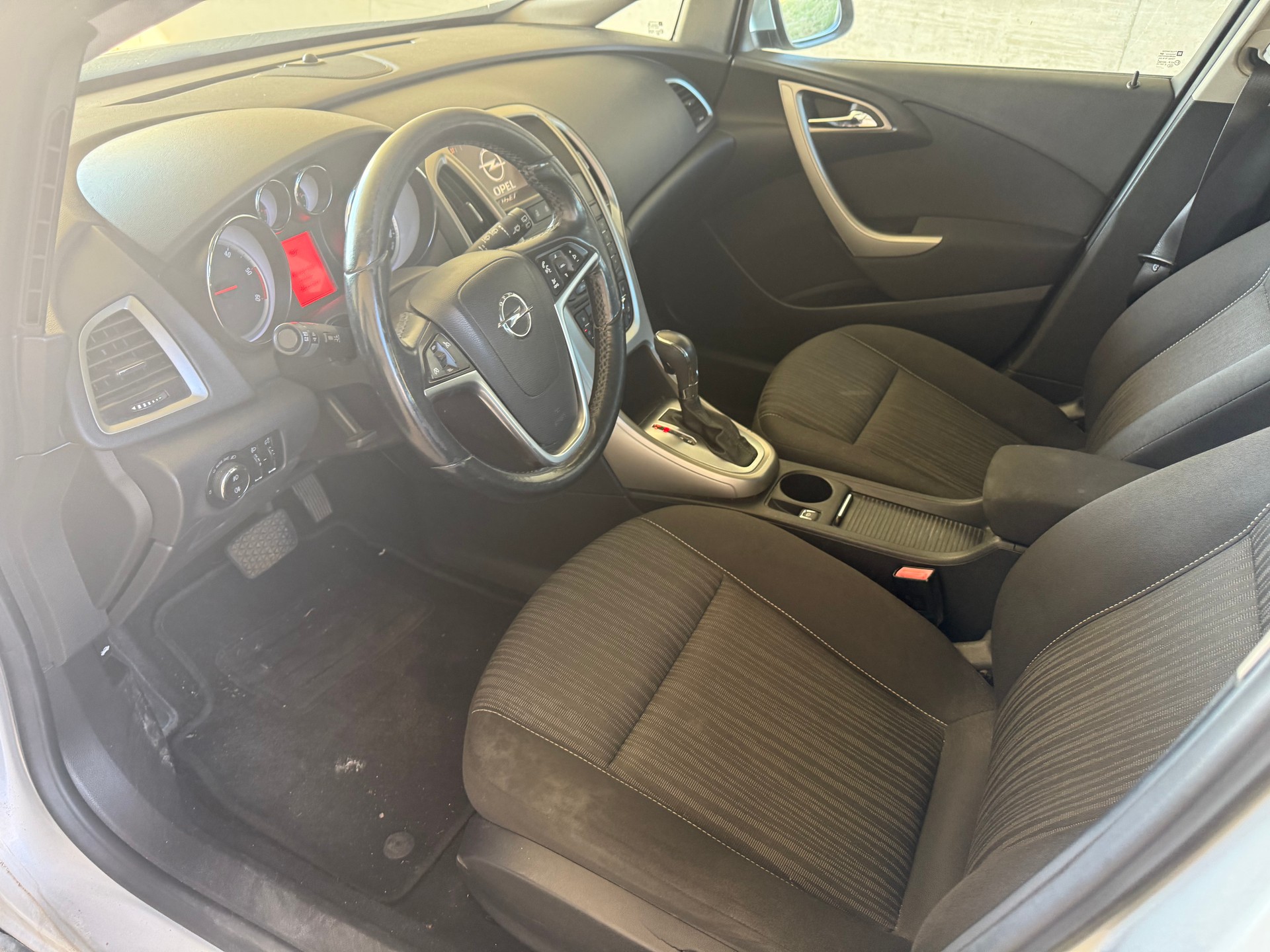 OPEL Astra SportsTourer 2.0 CDTi Sport Automatic-image-12