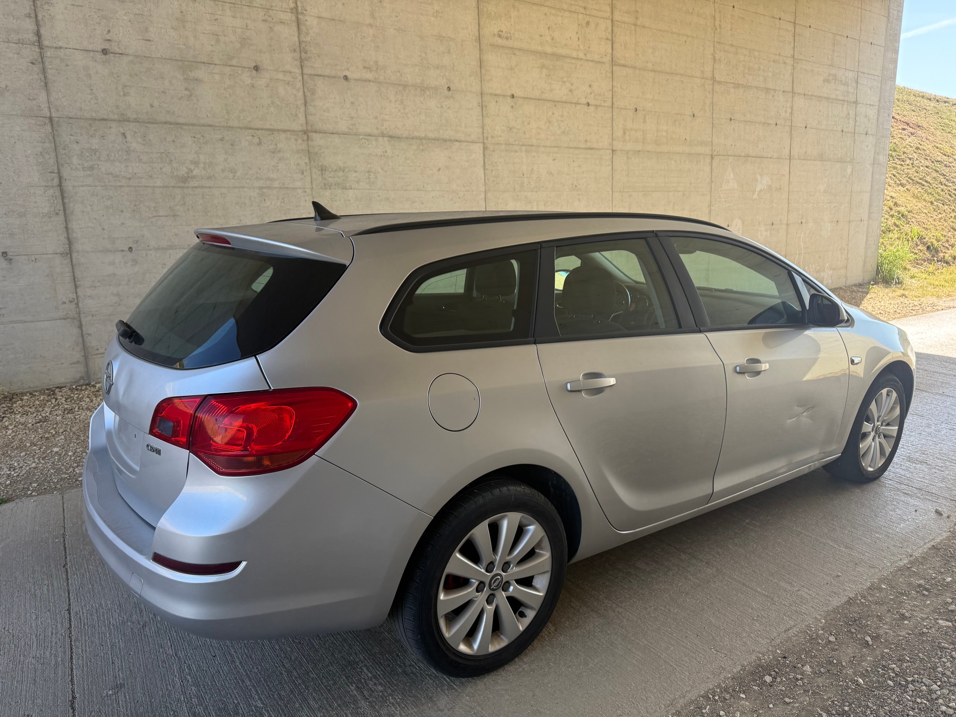 OPEL Astra SportsTourer 2.0 CDTi Sport Automatic-image-4