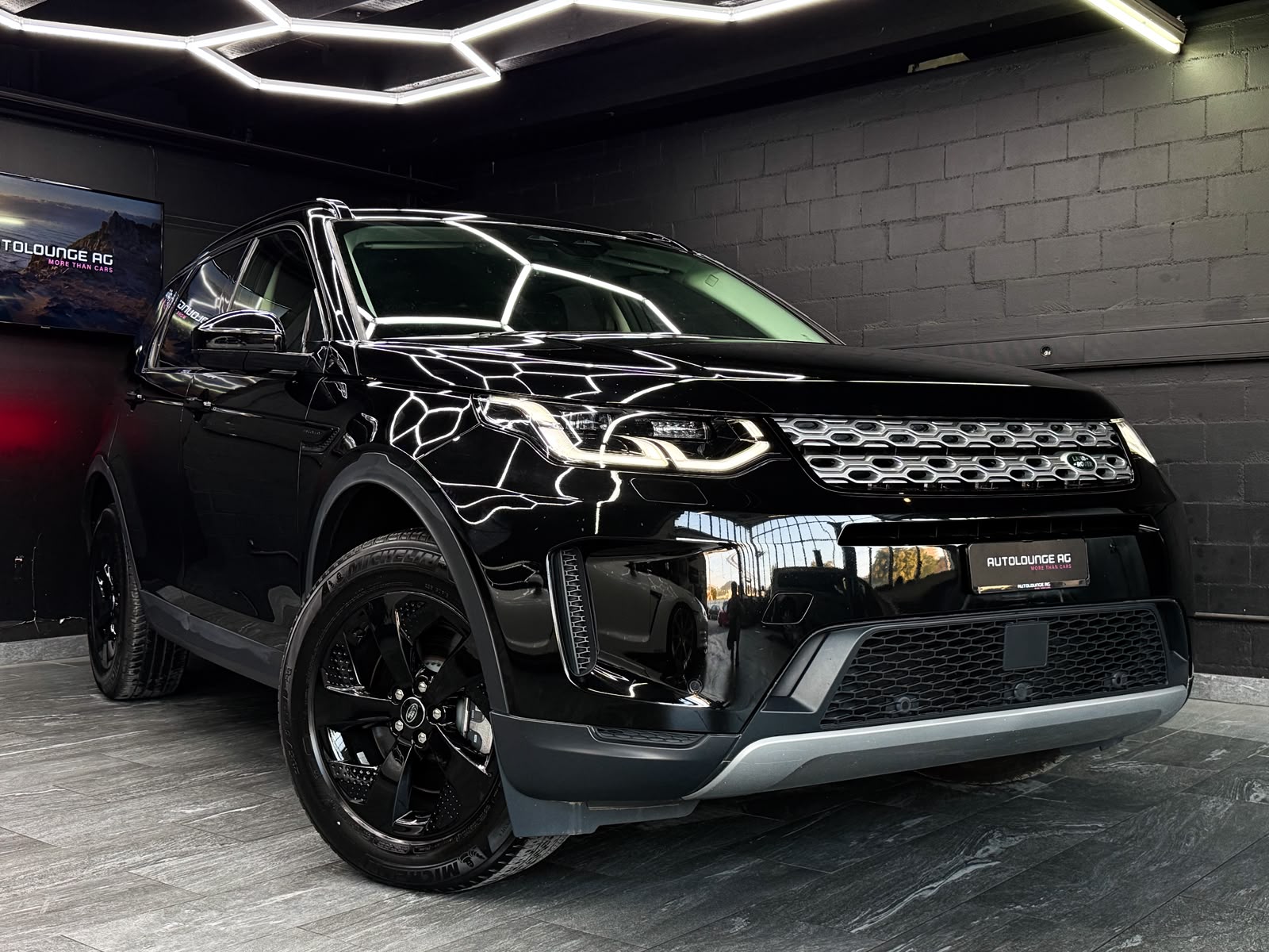 LAND ROVER Discovery Sport D200 2.0D TD4 MHEV HSE AT9-image-0