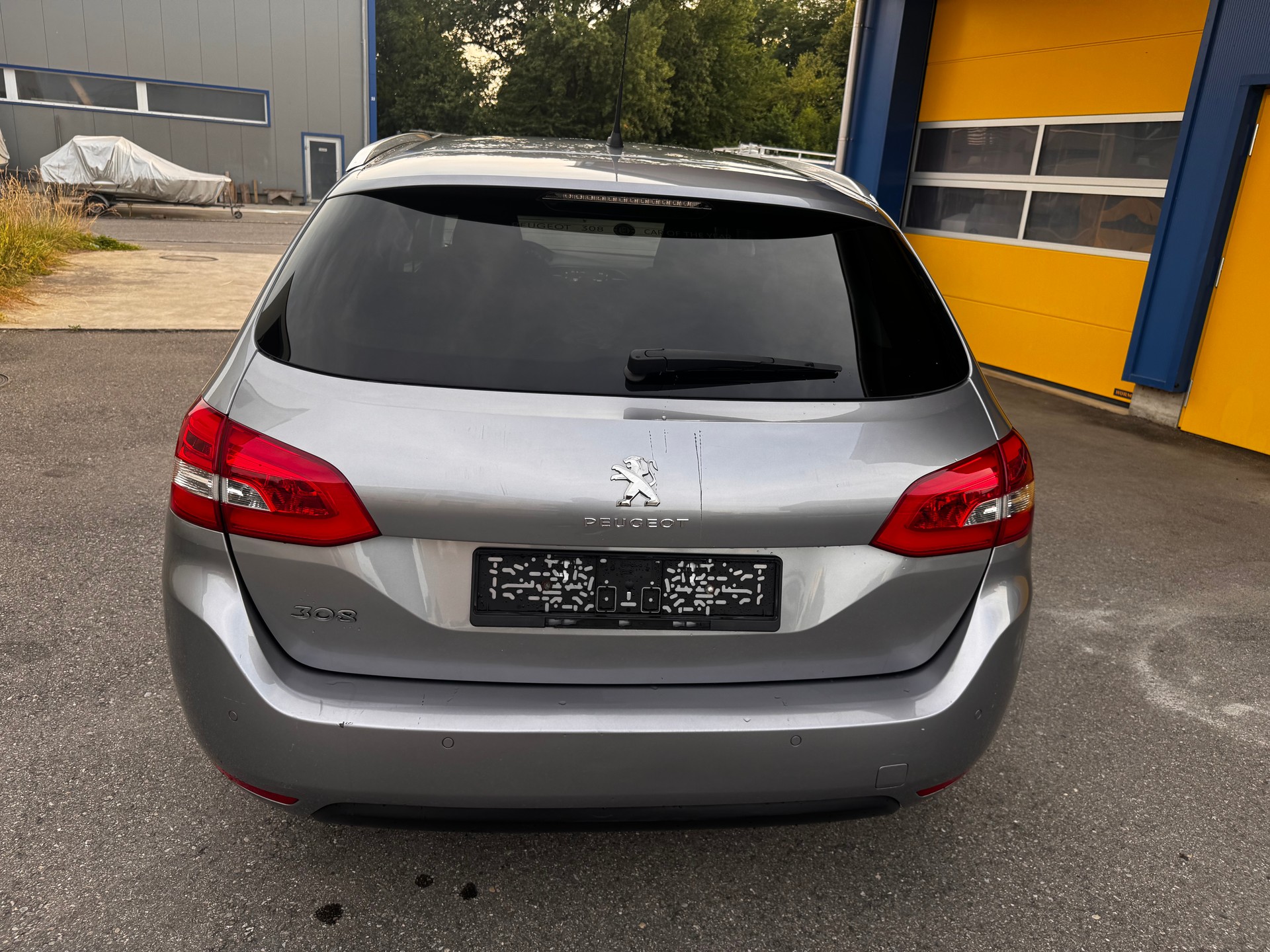 PEUGEOT 308 SW 1.2 THP Allure Automatic-image-9