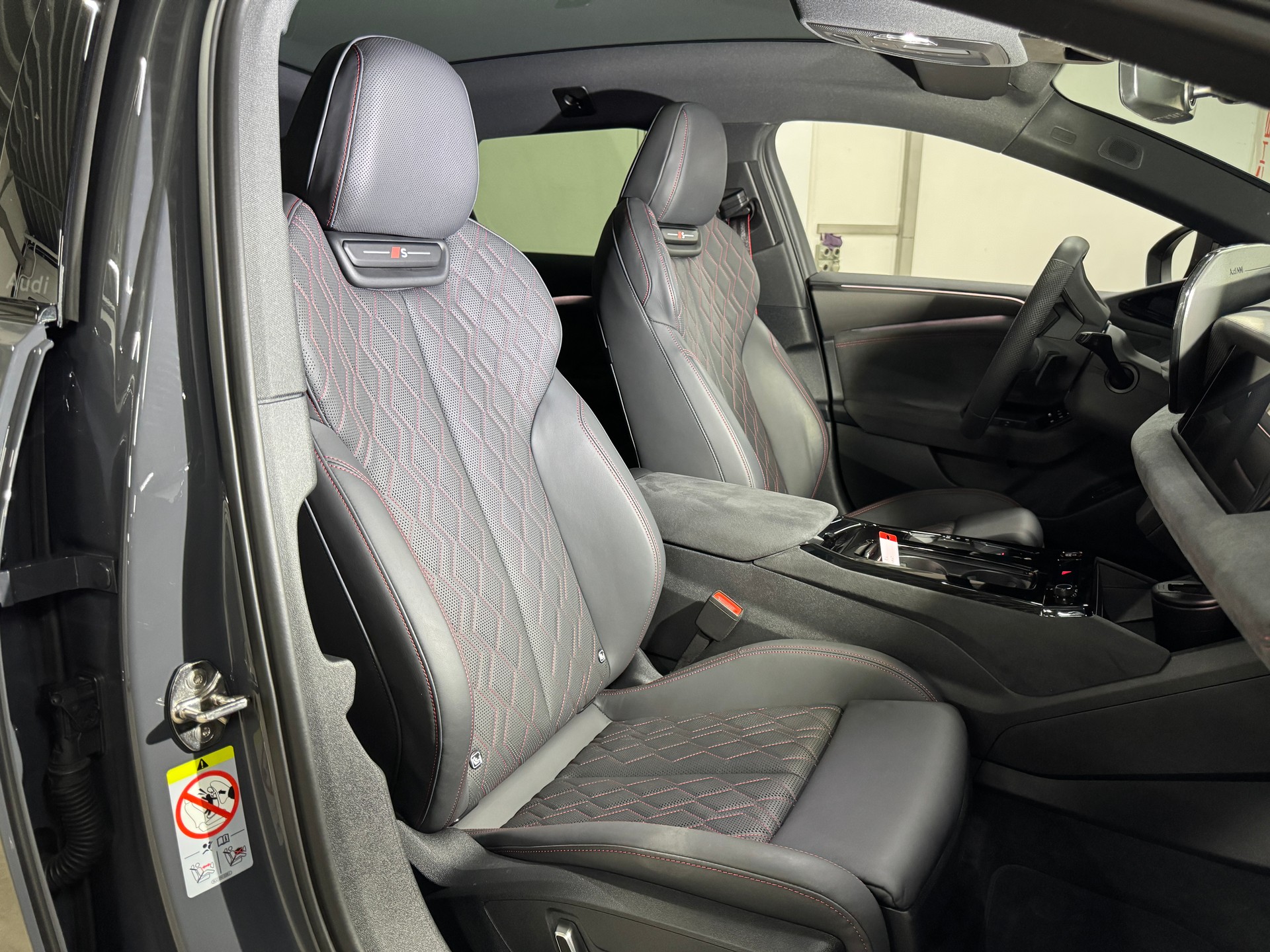 AUDI A6 Avant e-tron S-LINE quattro 428PS // CH-Fahrzeug // Paket Premium experience-image-12