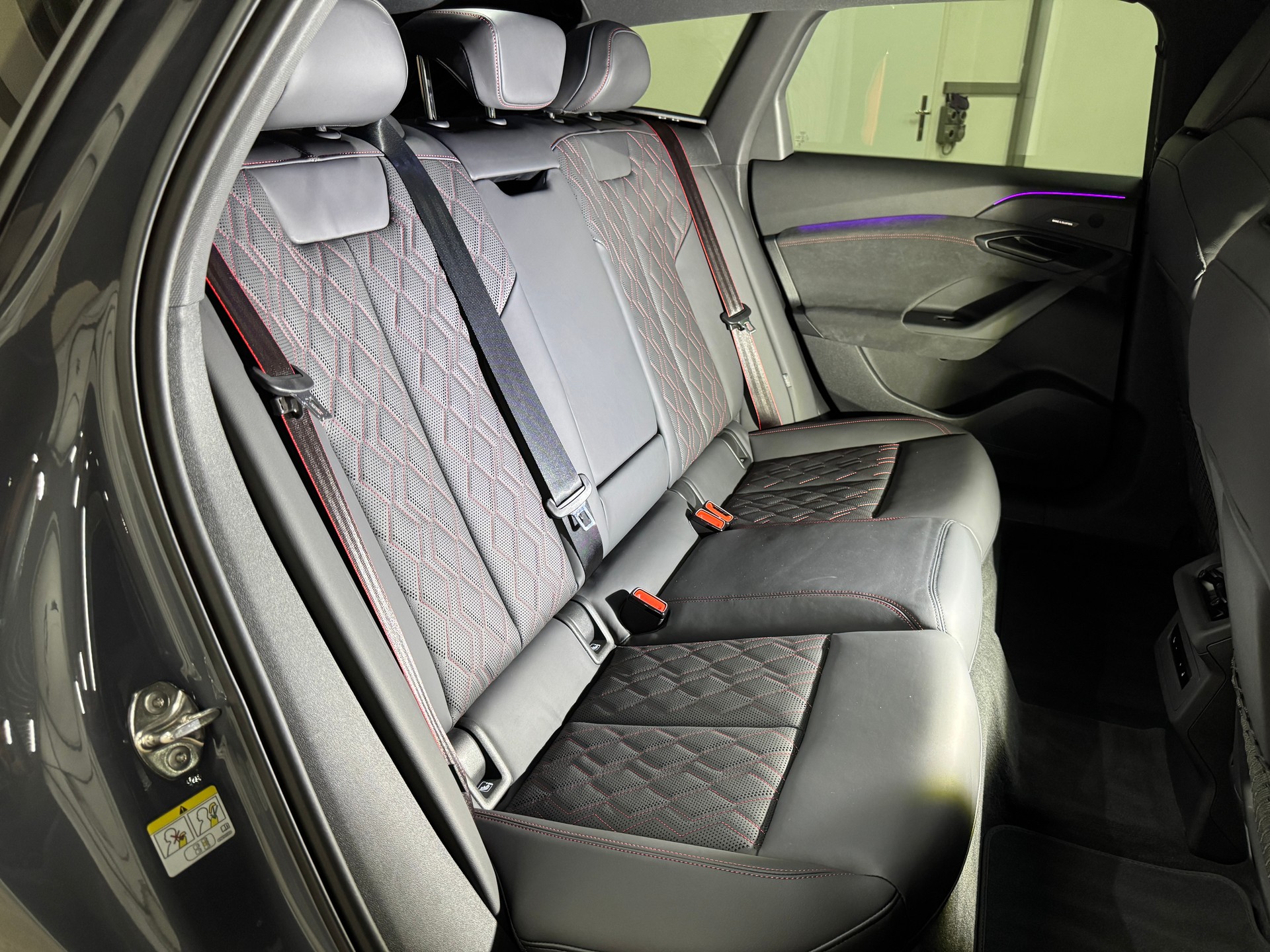 AUDI A6 Avant e-tron S-LINE quattro 428PS // CH-Fahrzeug // Paket Premium experience-image-15