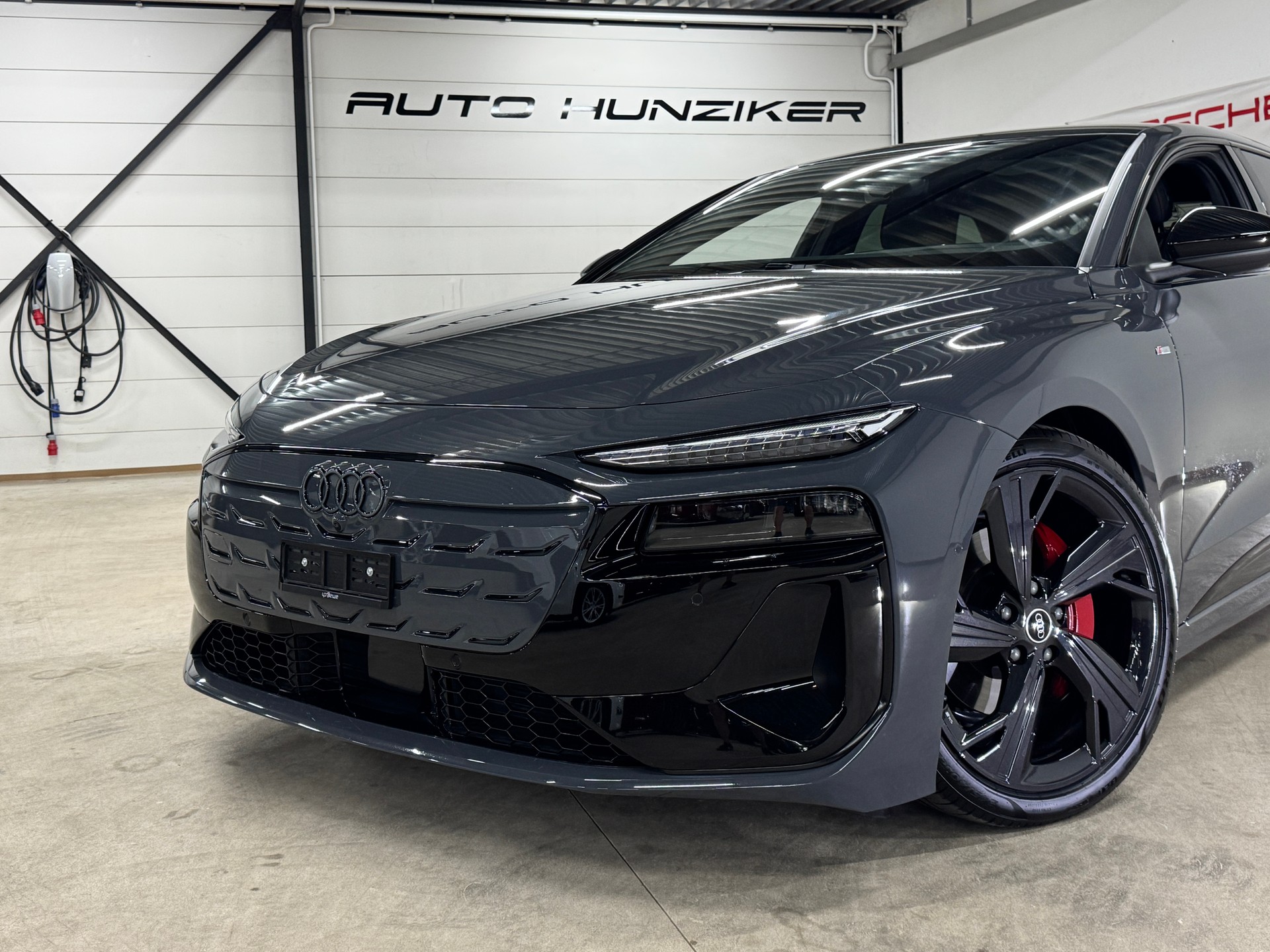 AUDI A6 Avant e-tron S-LINE quattro 428PS // CH-Fahrzeug // Paket Premium experience-image-1