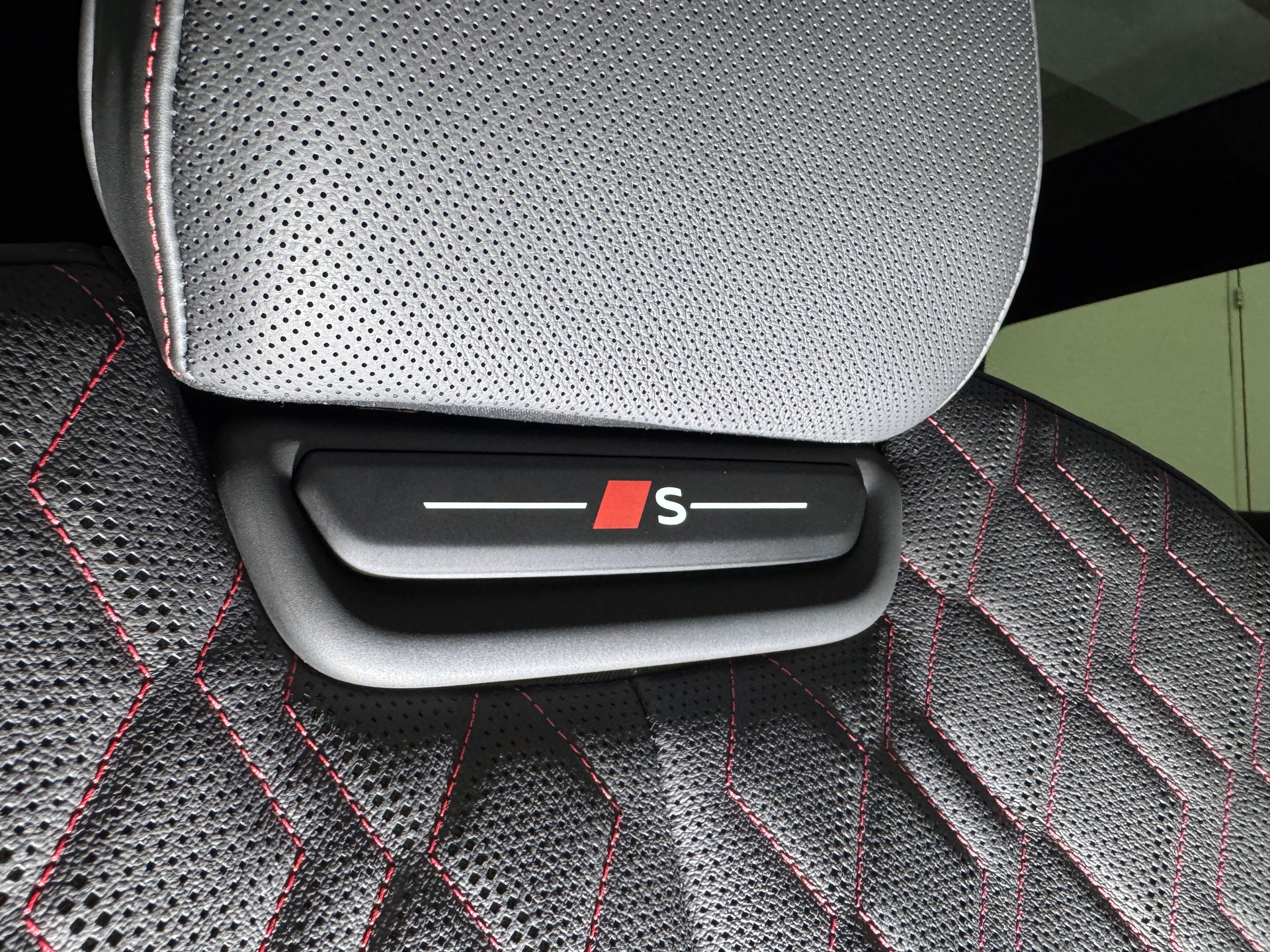 AUDI A6 Avant e-tron S-LINE quattro 428PS // CH-Fahrzeug // Paket Premium experience-image-13