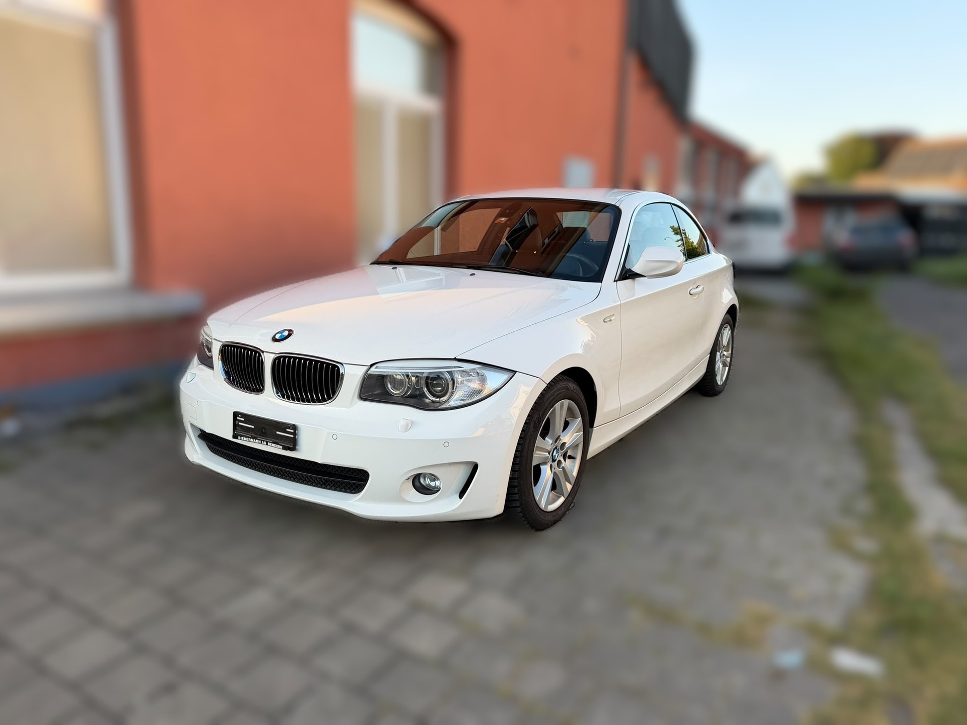 BMW 120i Coupé Steptronic-image-0