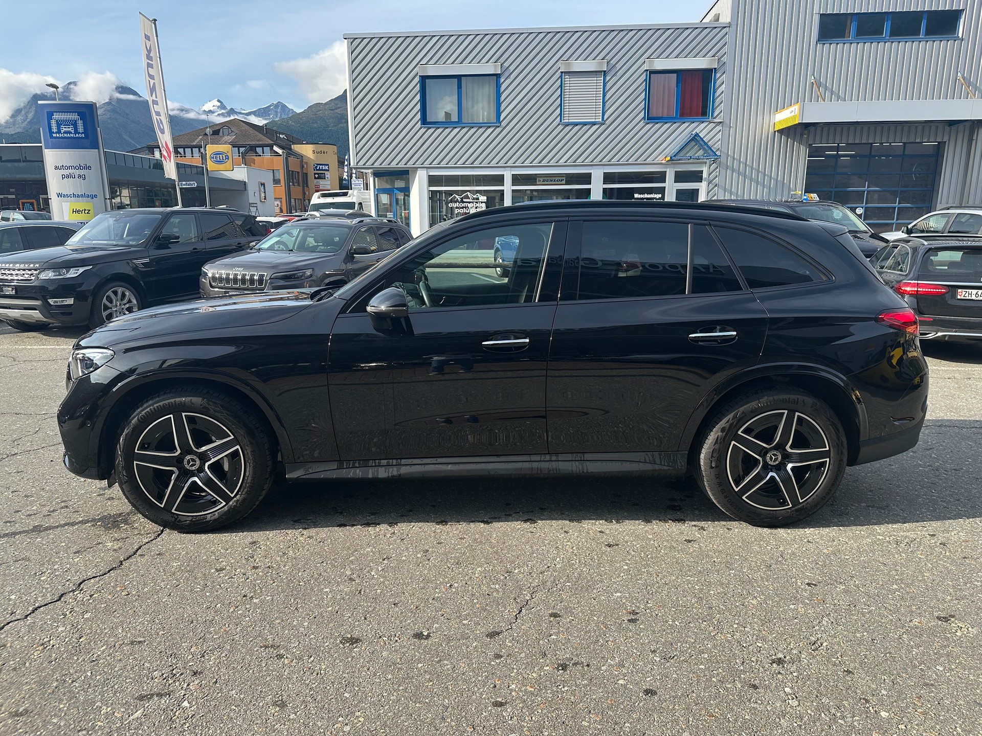 MERCEDES-BENZ GLC 200 AMG Line 4matic-image-5