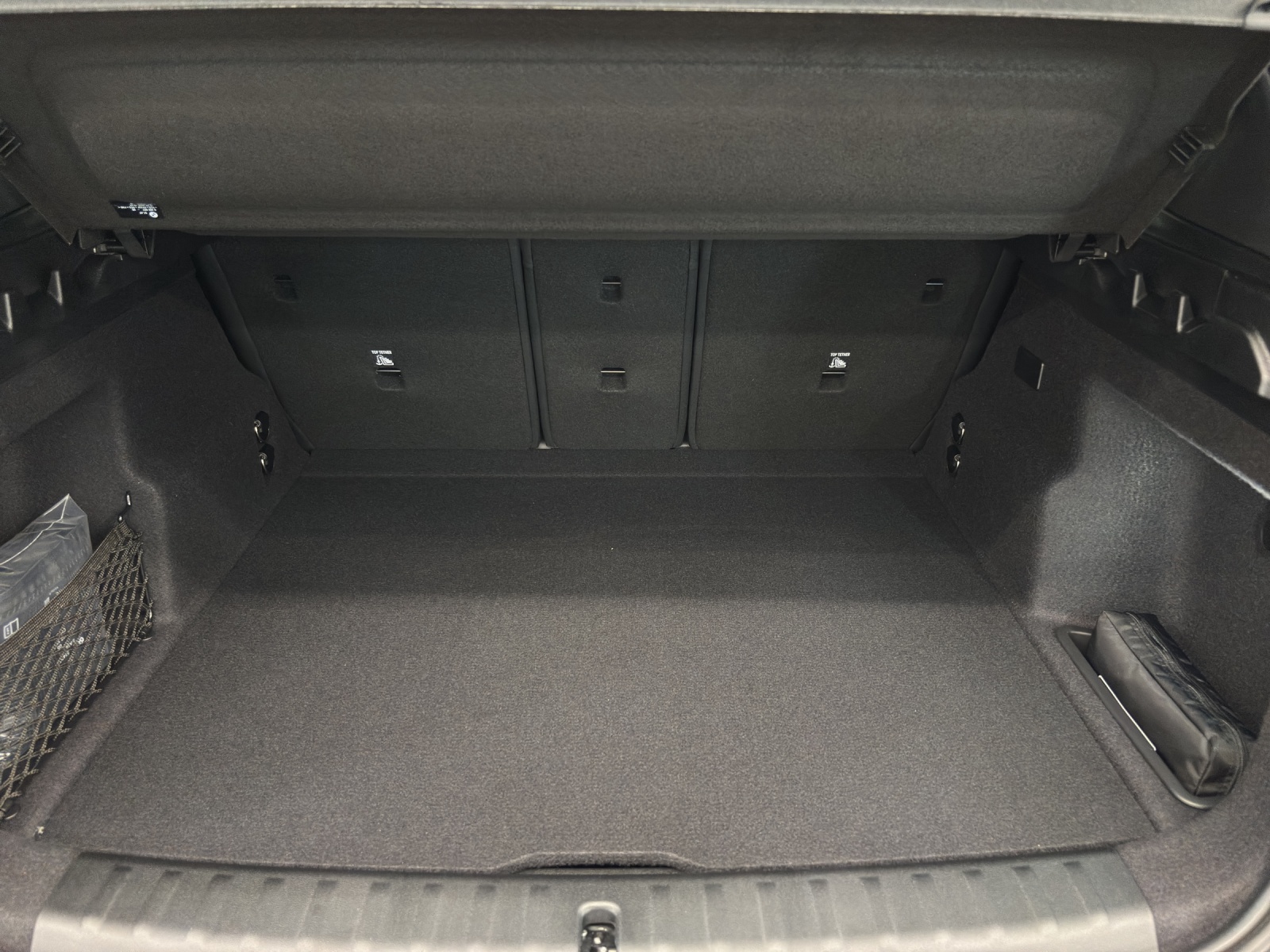 BMW iX1 30 xDrive-image-17