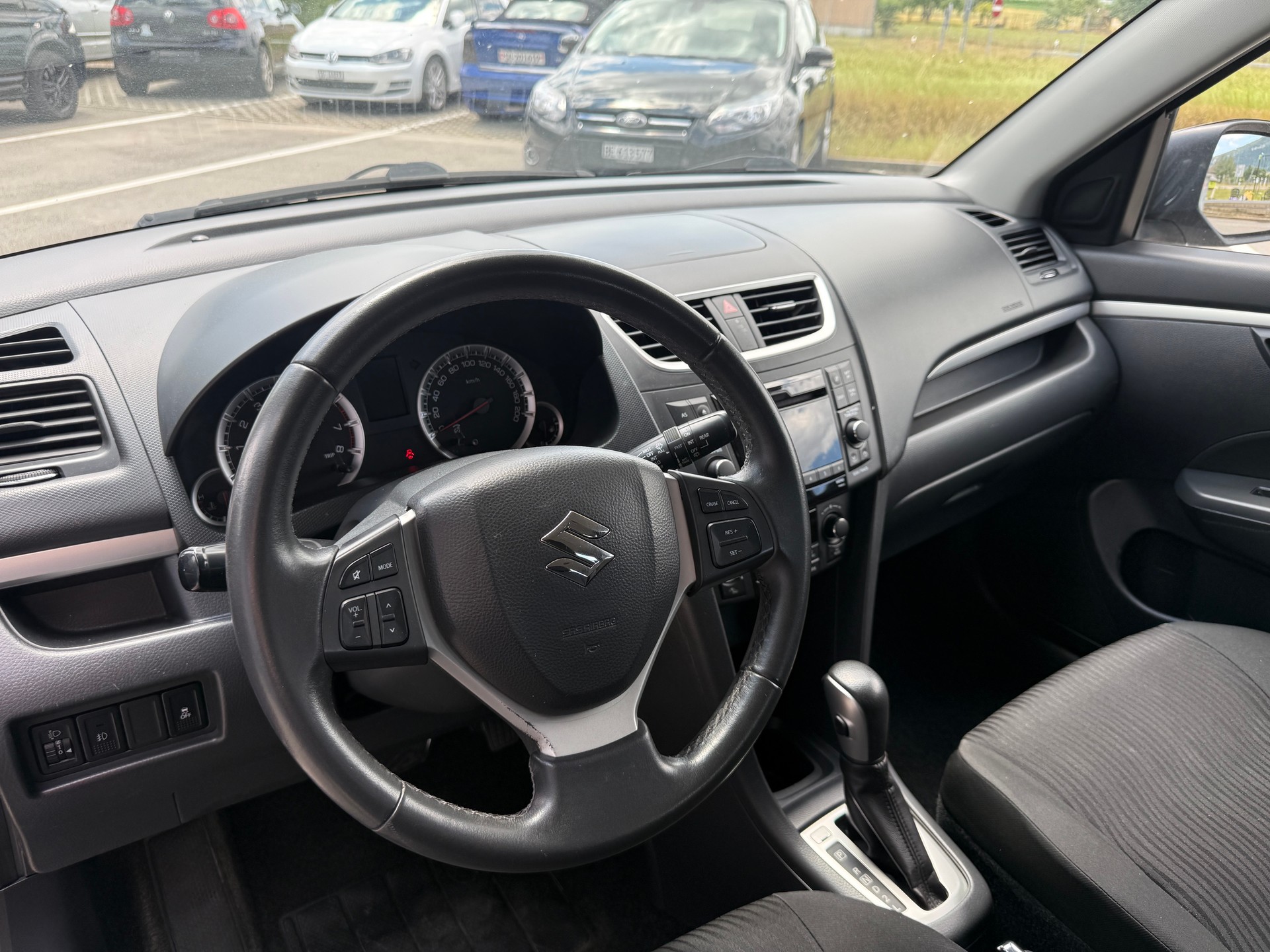 SUZUKI Swift 1.2i 16V GL Automatic-image-4