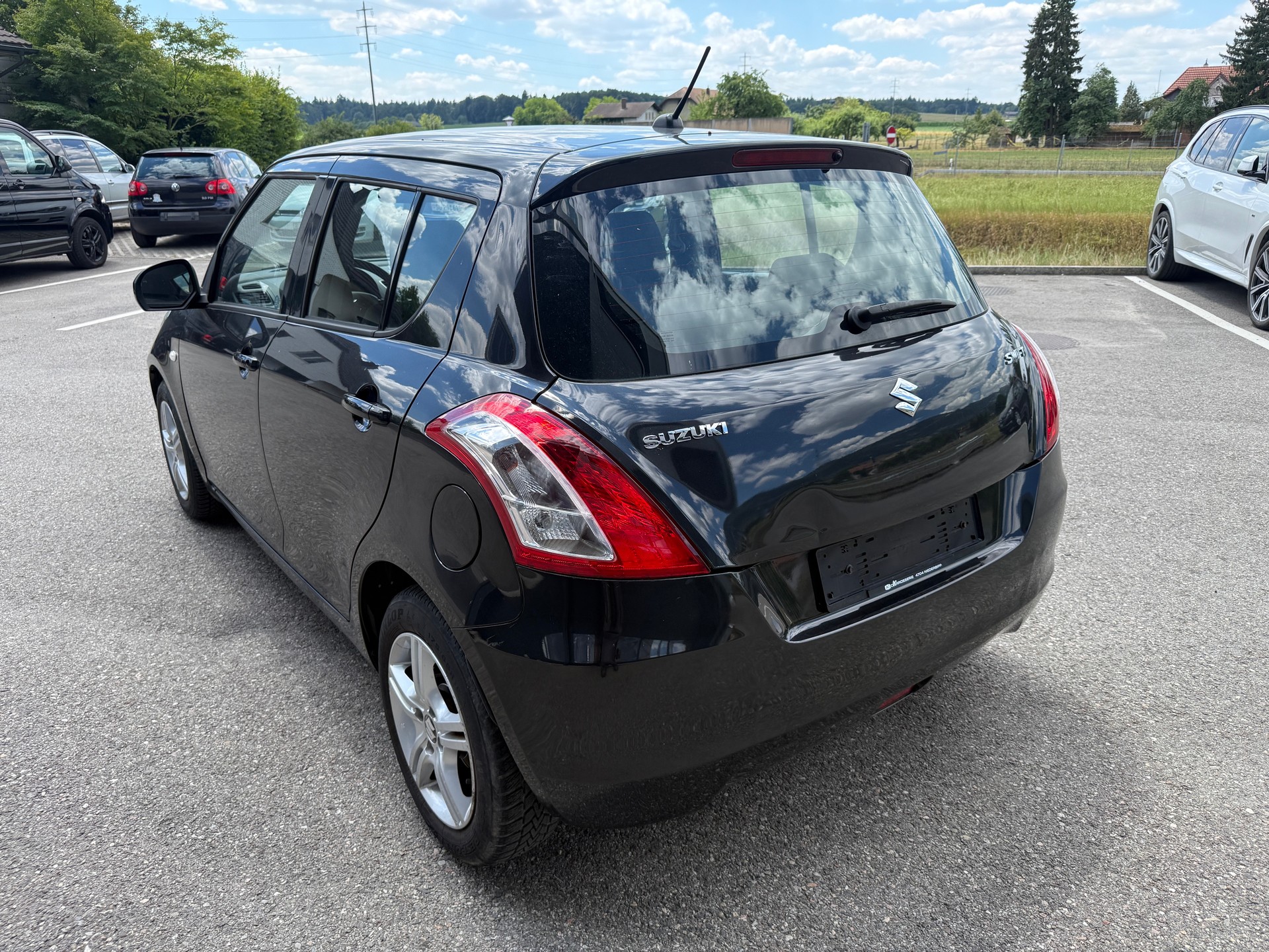SUZUKI Swift 1.2i 16V GL Automatic-image-2