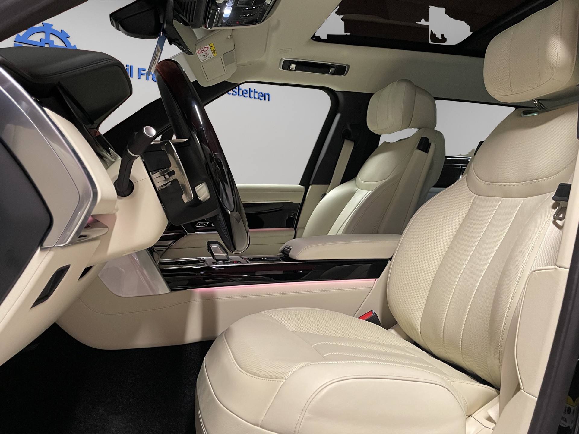 LAND ROVER Range Rover 4.4 V8 Autobiography Long Wheel Base (LWB)-image-6