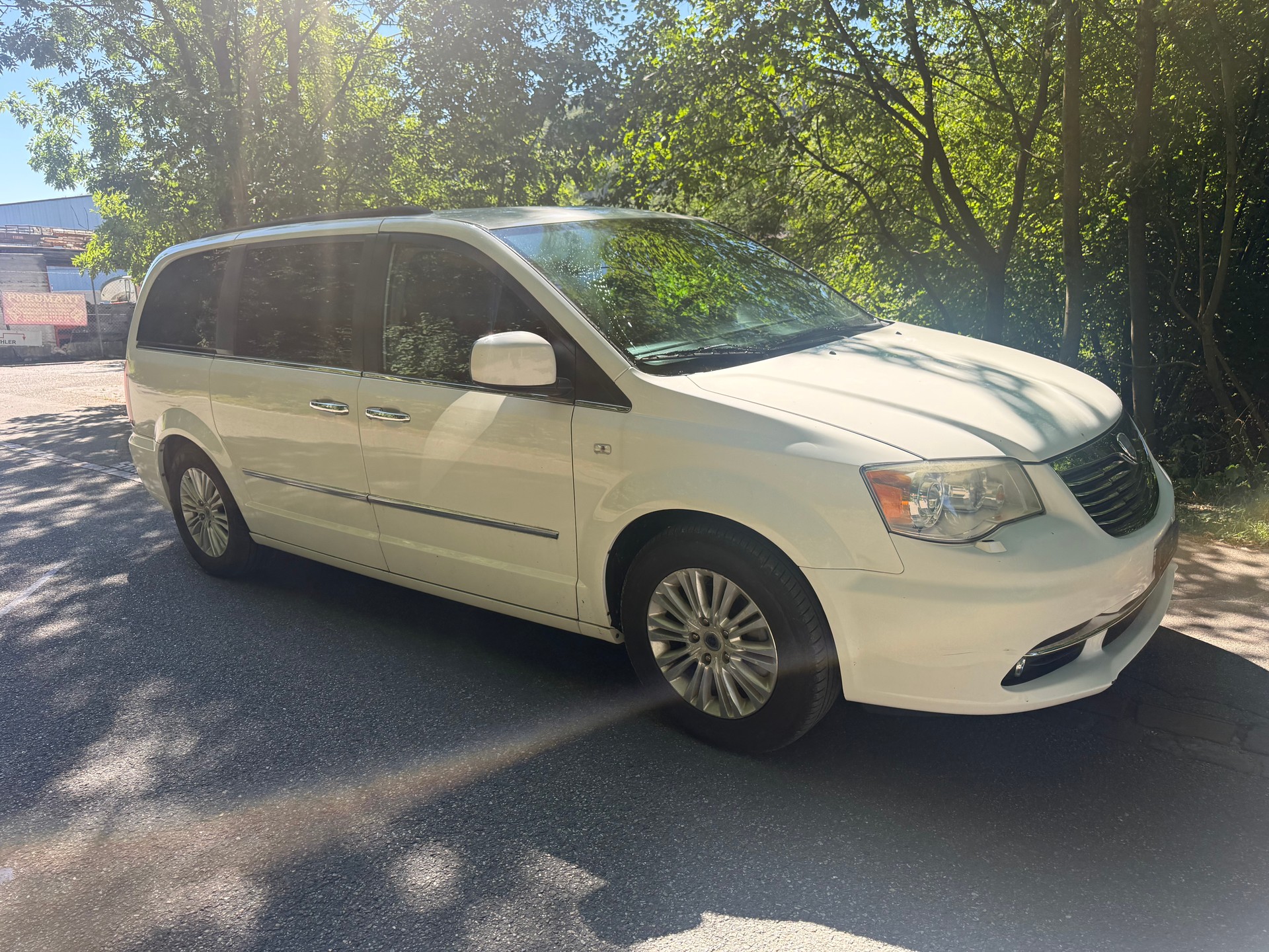 LANCIA Voyager 2.8D Gold Automatic-image-2