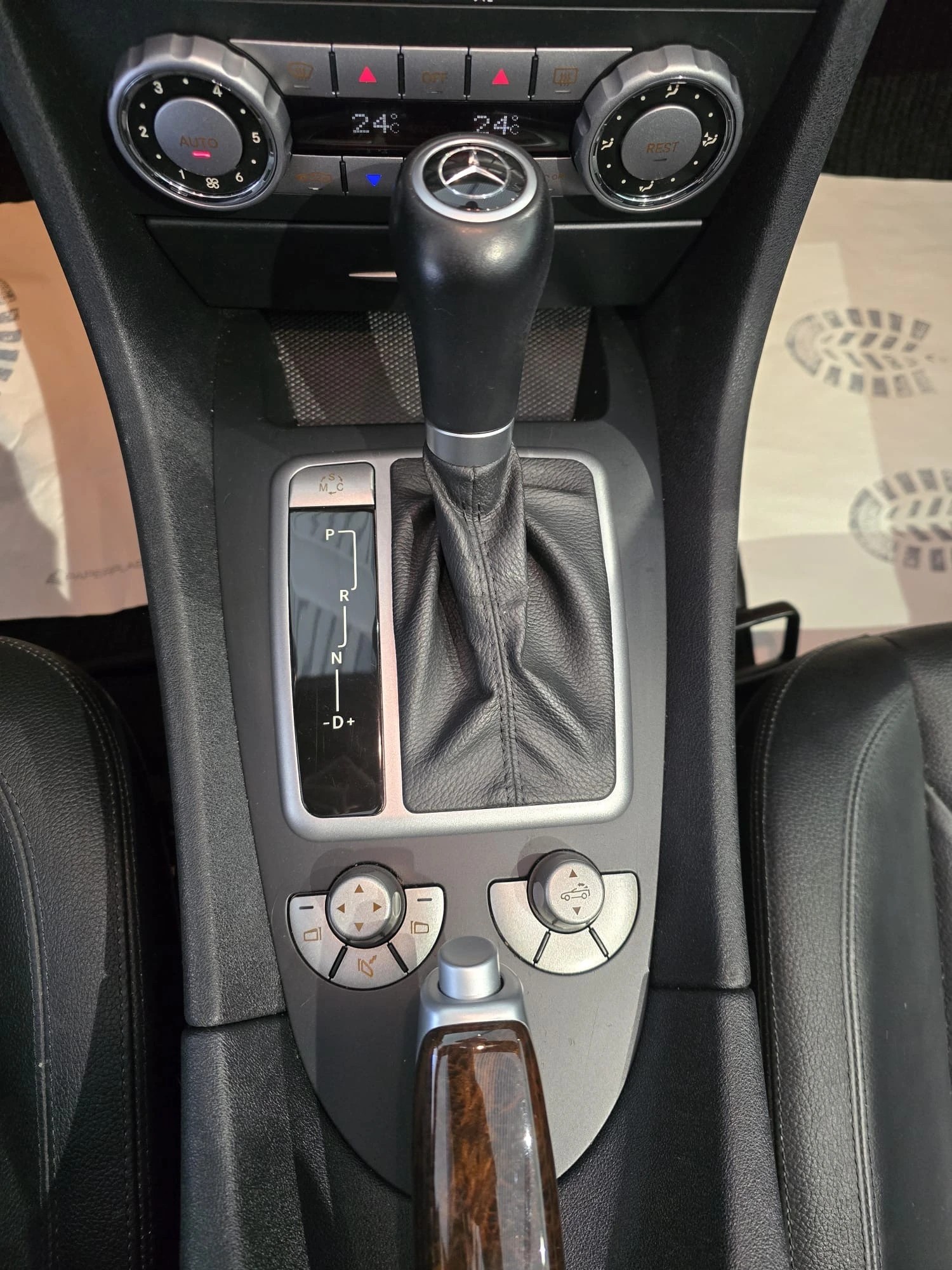 MERCEDES-BENZ SLK 350-image-12