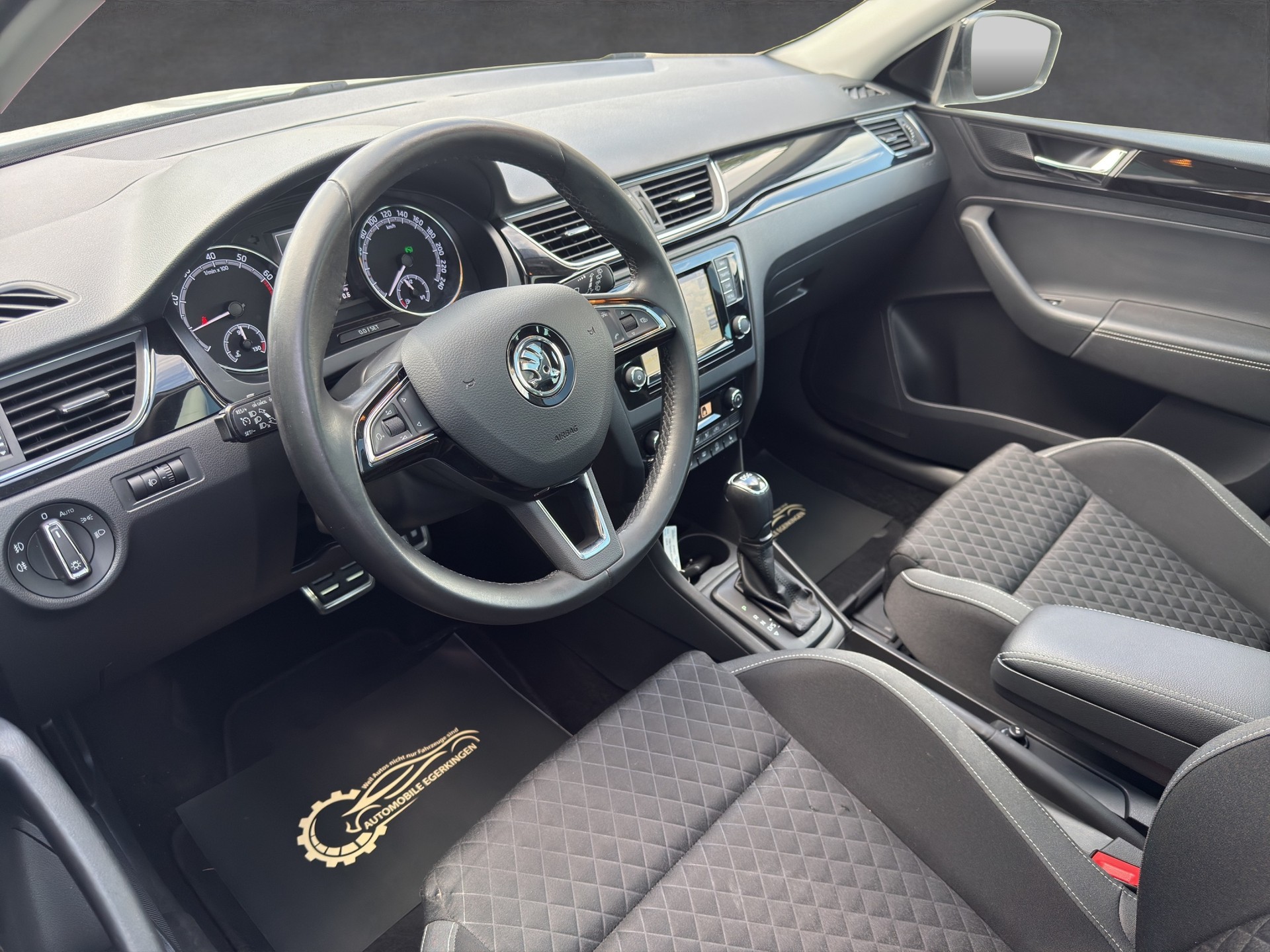 SKODA Rapid Spaceback 1.4 TSI Style DSG-image-8