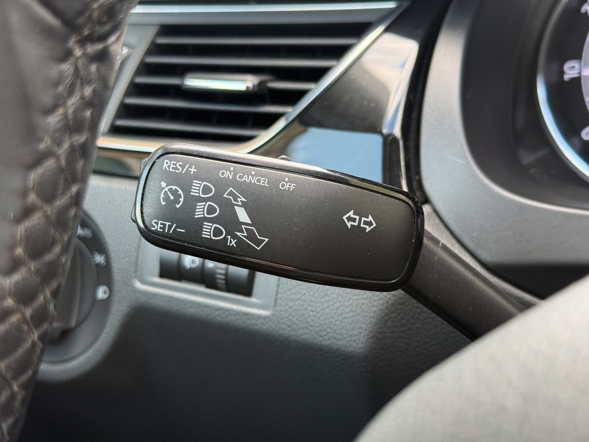 SKODA Rapid Spaceback 1.4 TSI Style DSG-image-17