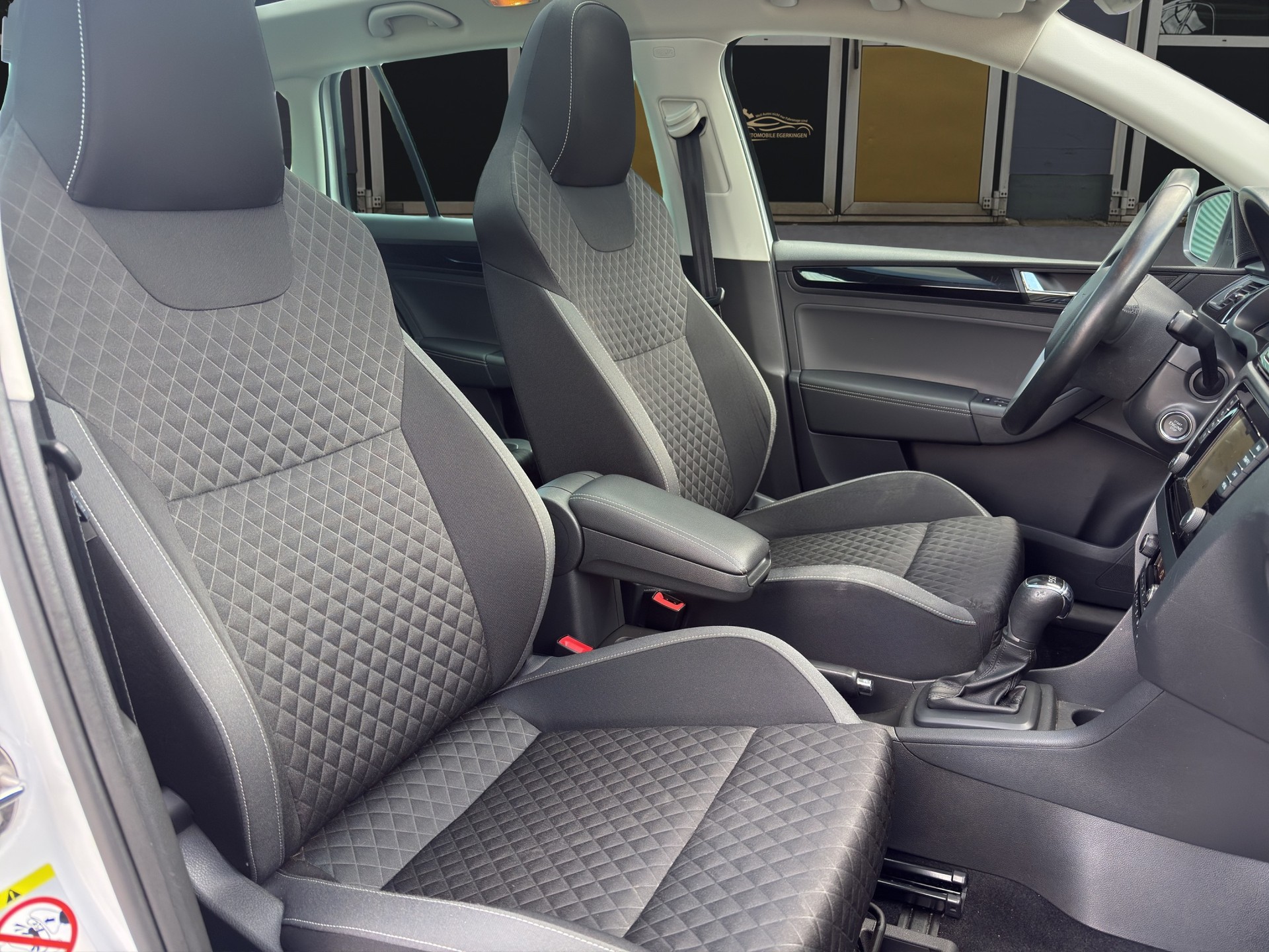 SKODA Rapid Spaceback 1.4 TSI Style DSG-image-9