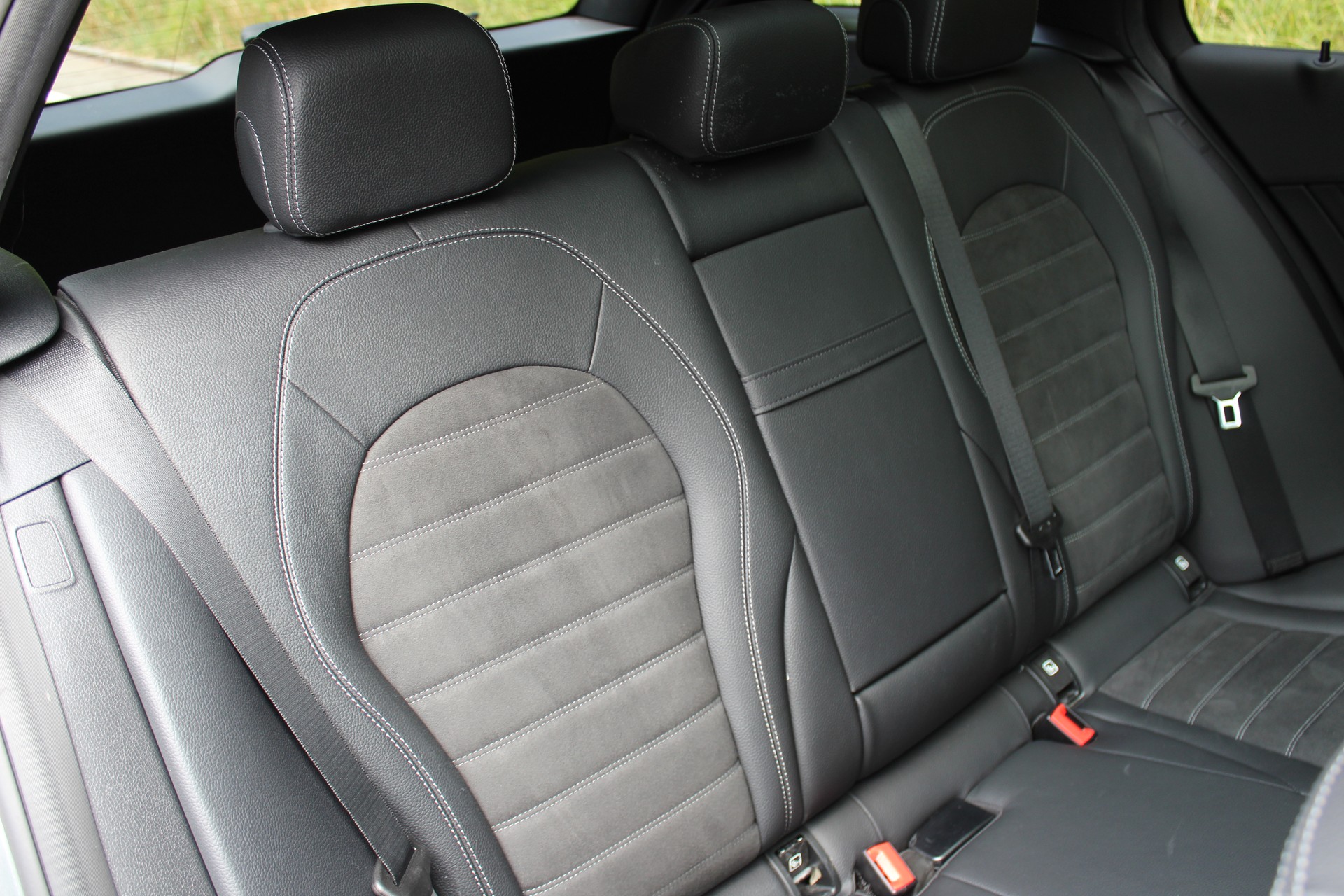 MERCEDES-BENZ C 300 d AMG Line 4Matic 9G-Tronic-image-15
