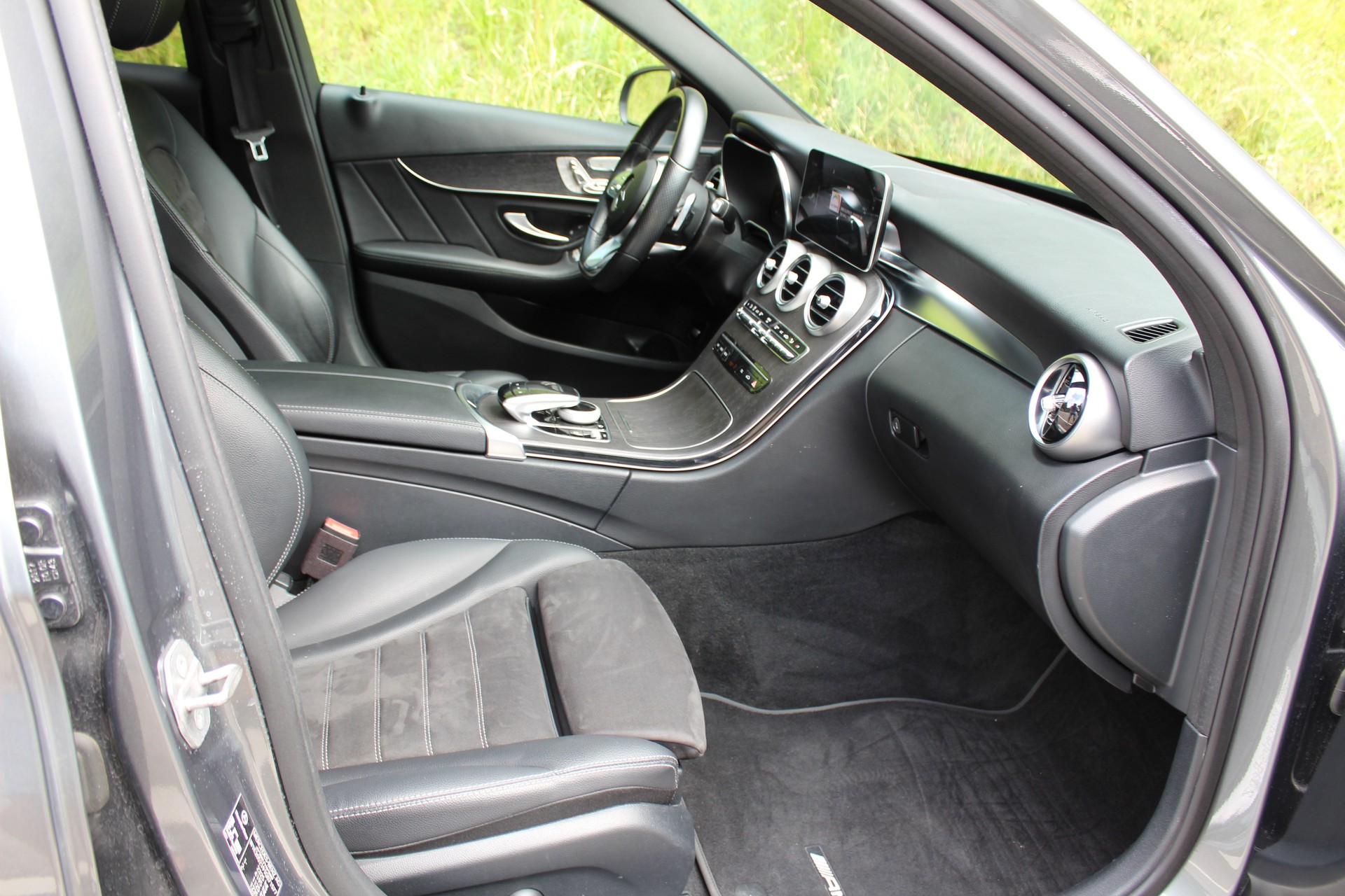 MERCEDES-BENZ C 300 d AMG Line 4Matic 9G-Tronic-image-14