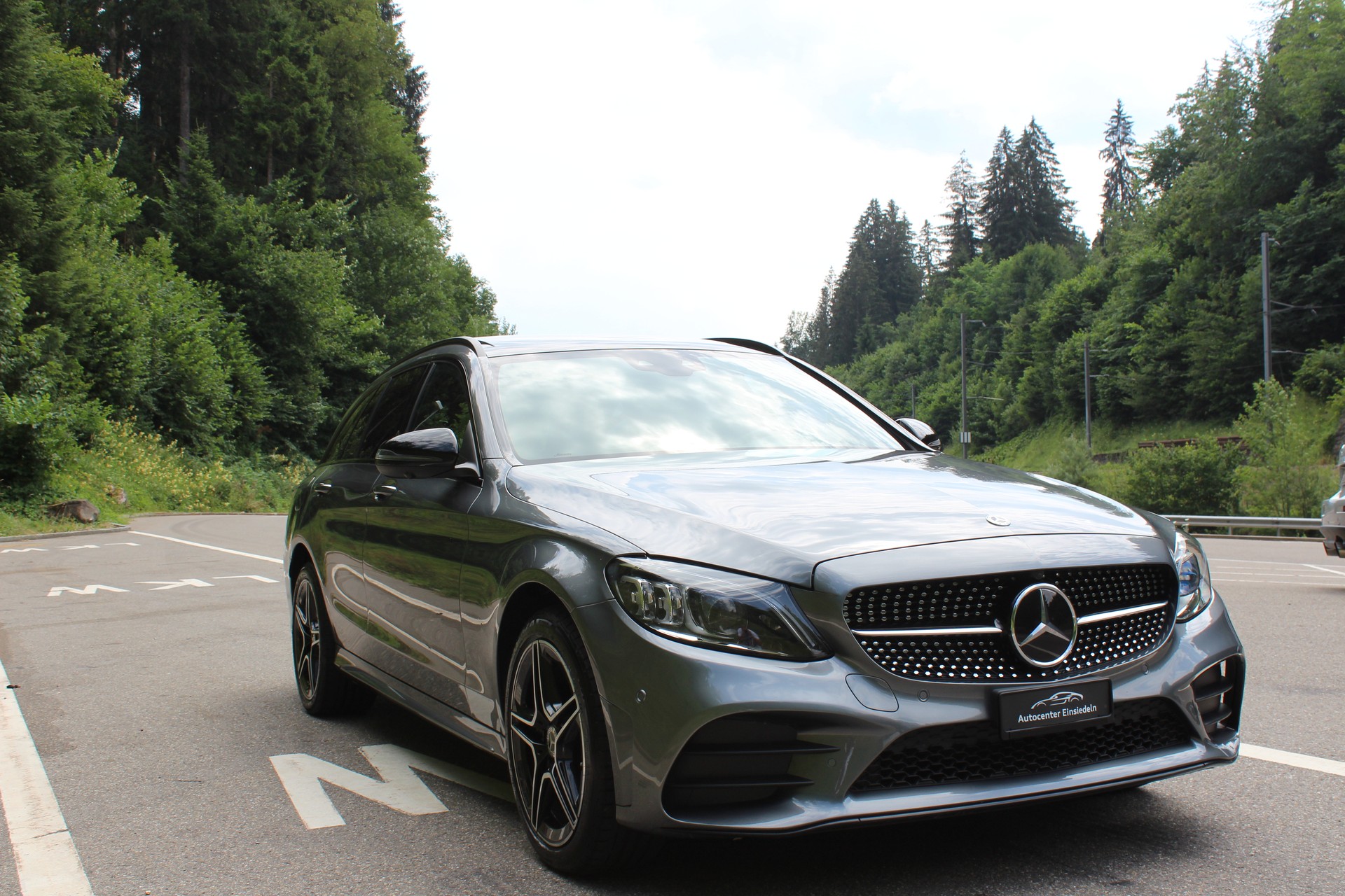 MERCEDES-BENZ C 300 d AMG Line 4Matic 9G-Tronic-image-3
