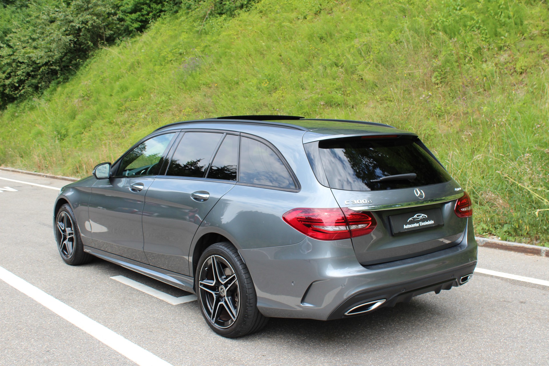 MERCEDES-BENZ C 300 d AMG Line 4Matic 9G-Tronic-image-5