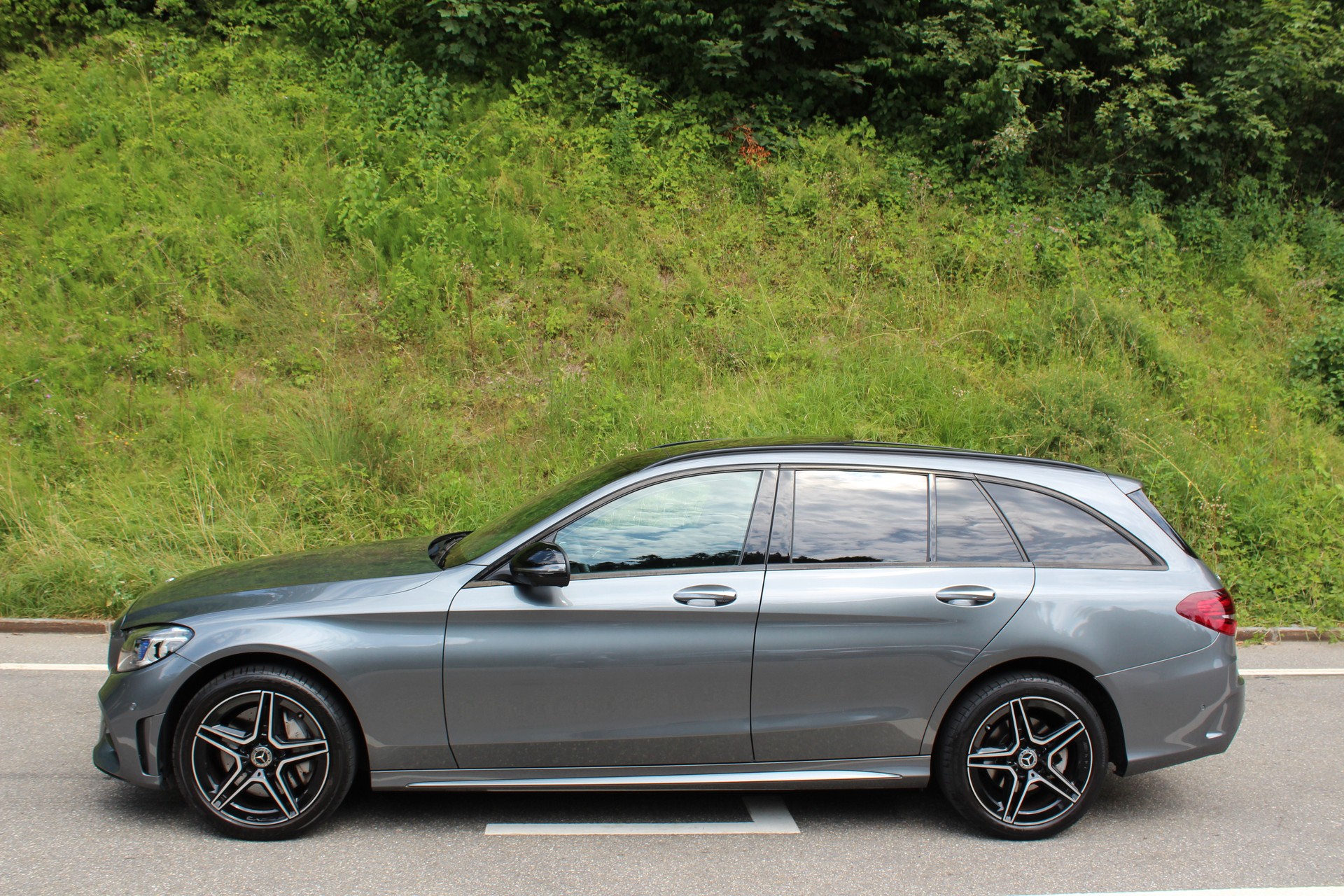 MERCEDES-BENZ C 300 d AMG Line 4Matic 9G-Tronic-image-1