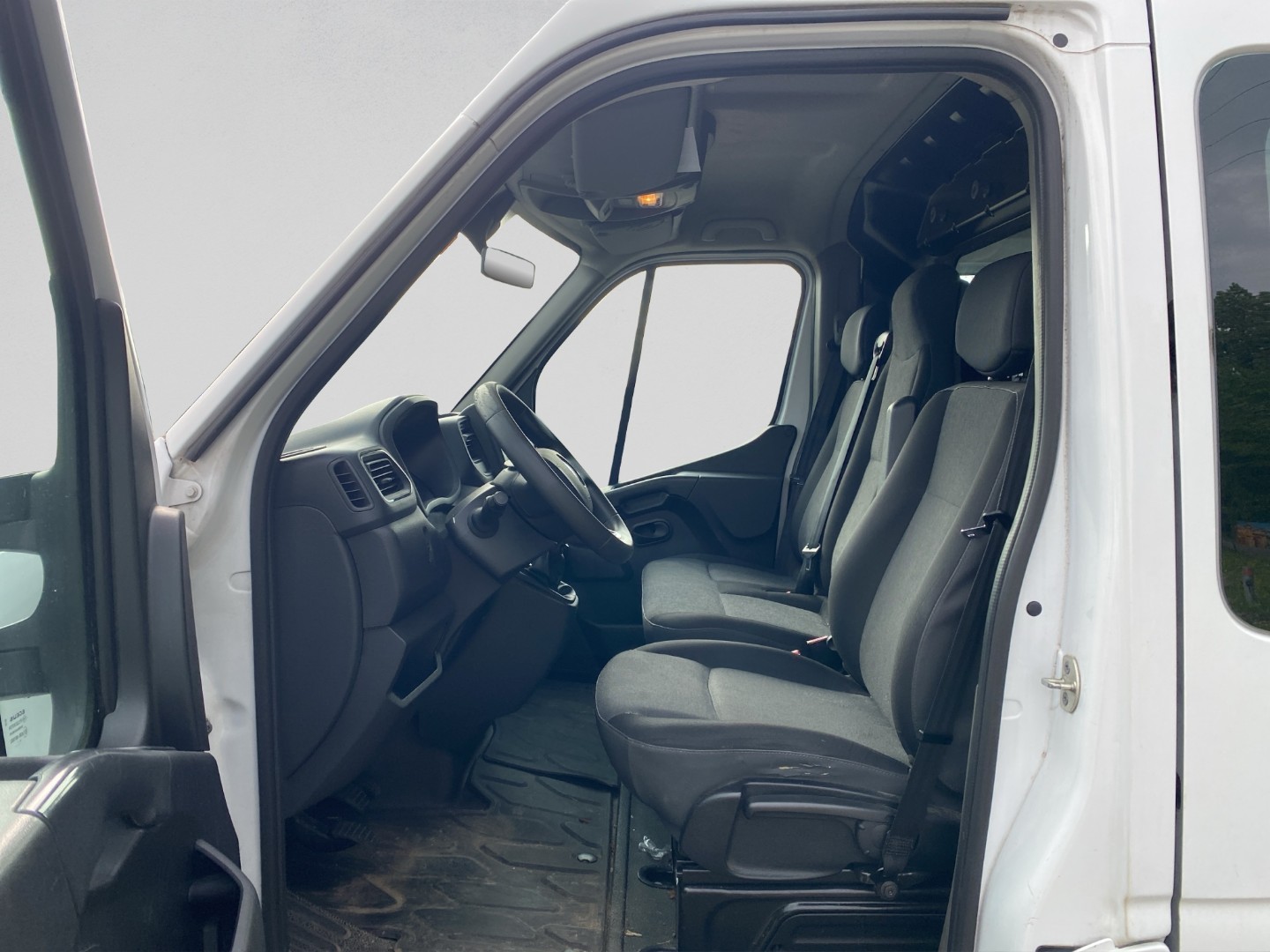 RENAULT Master T33 2.3dCi 135 L2H2-image-6
