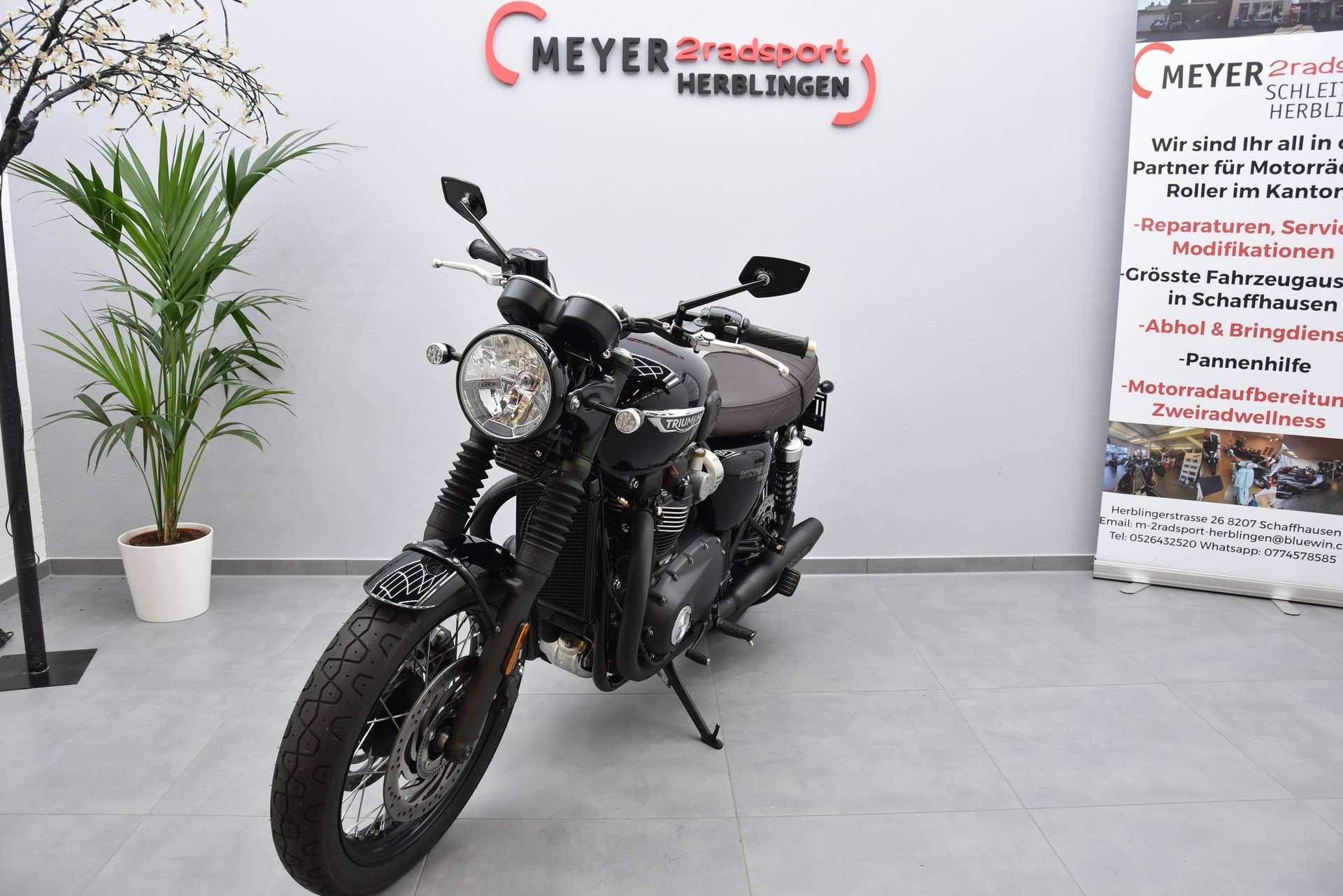 TRIUMPH Bonneville T120 ABS-showroom-element-2