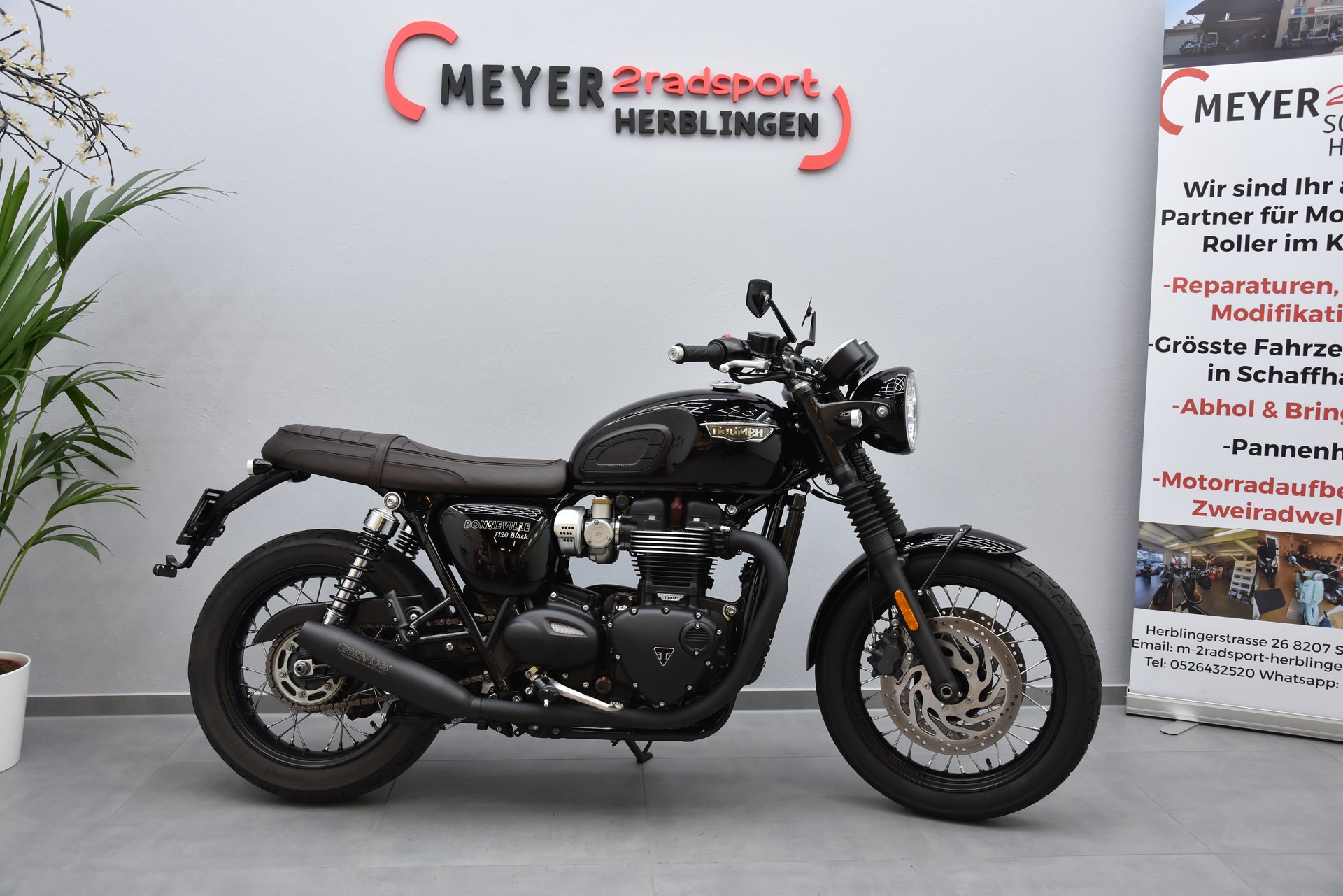 TRIUMPH Bonneville T120 ABS-showroom-element-1