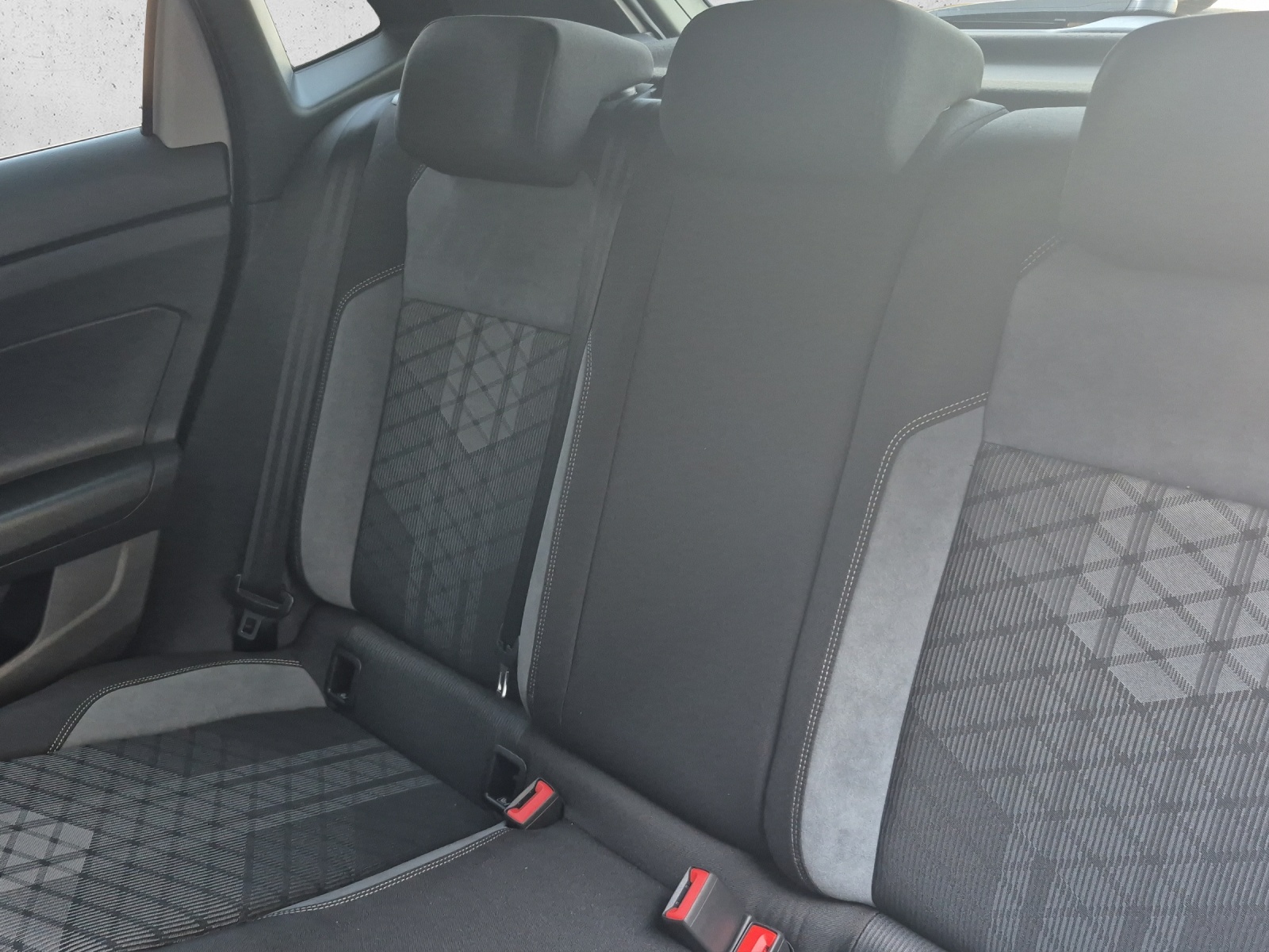 VW Polo 1.0 TSI R-Line United DSG-image-12
