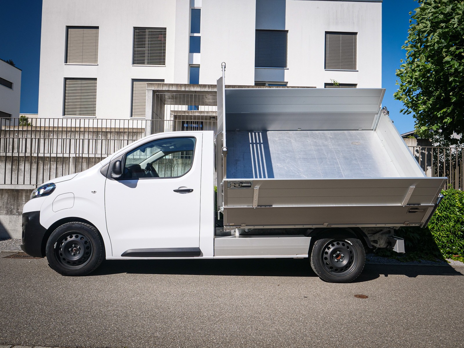 CITROEN e-Jumpy M 75kWh-image-8