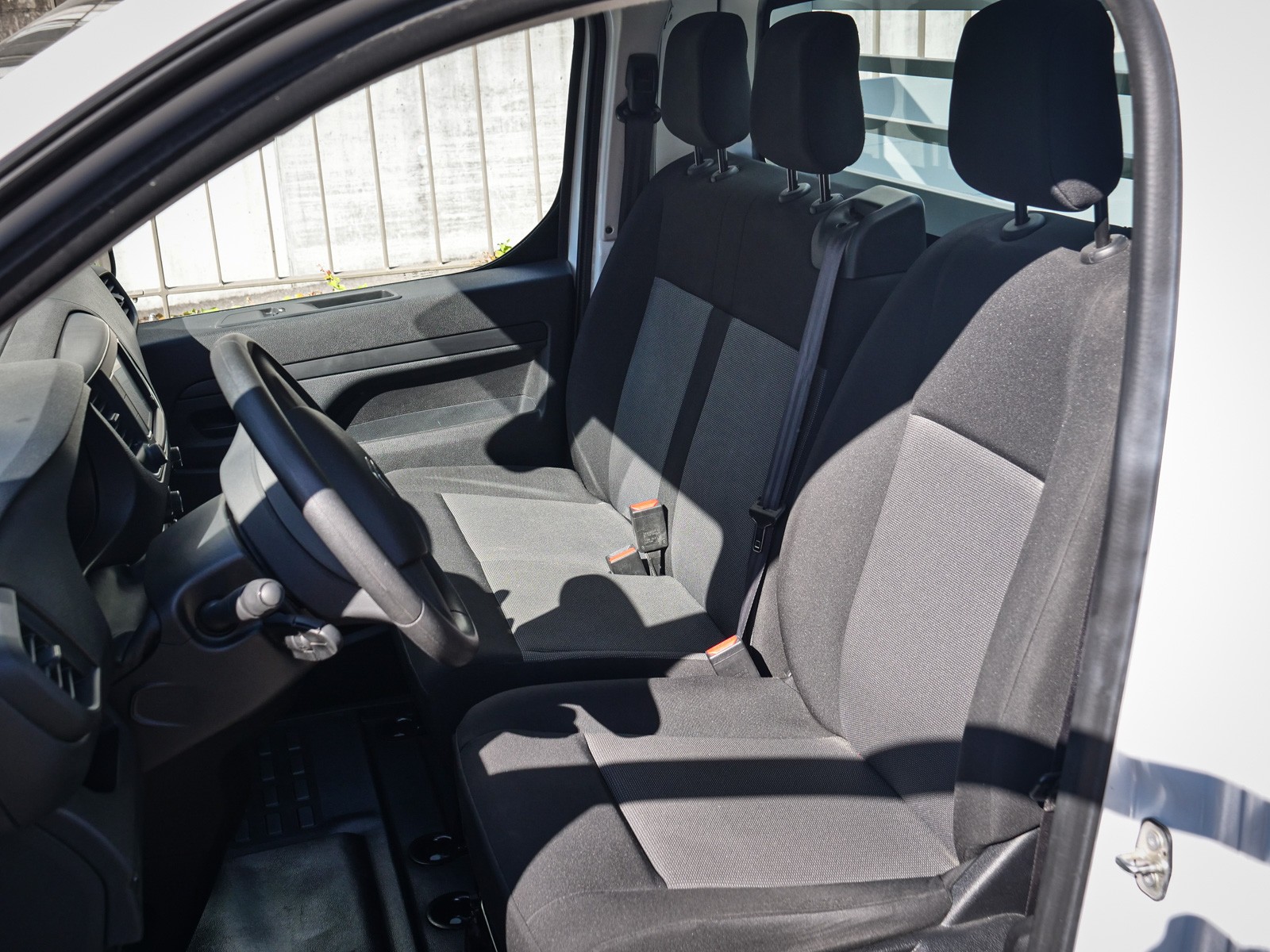 CITROEN e-Jumpy M 75kWh-image-12