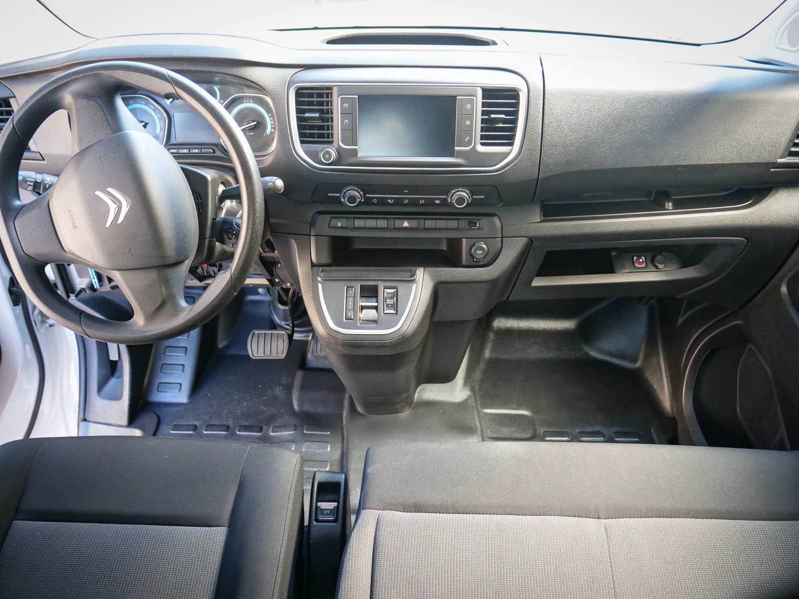 CITROEN e-Jumpy M 75kWh-image-13