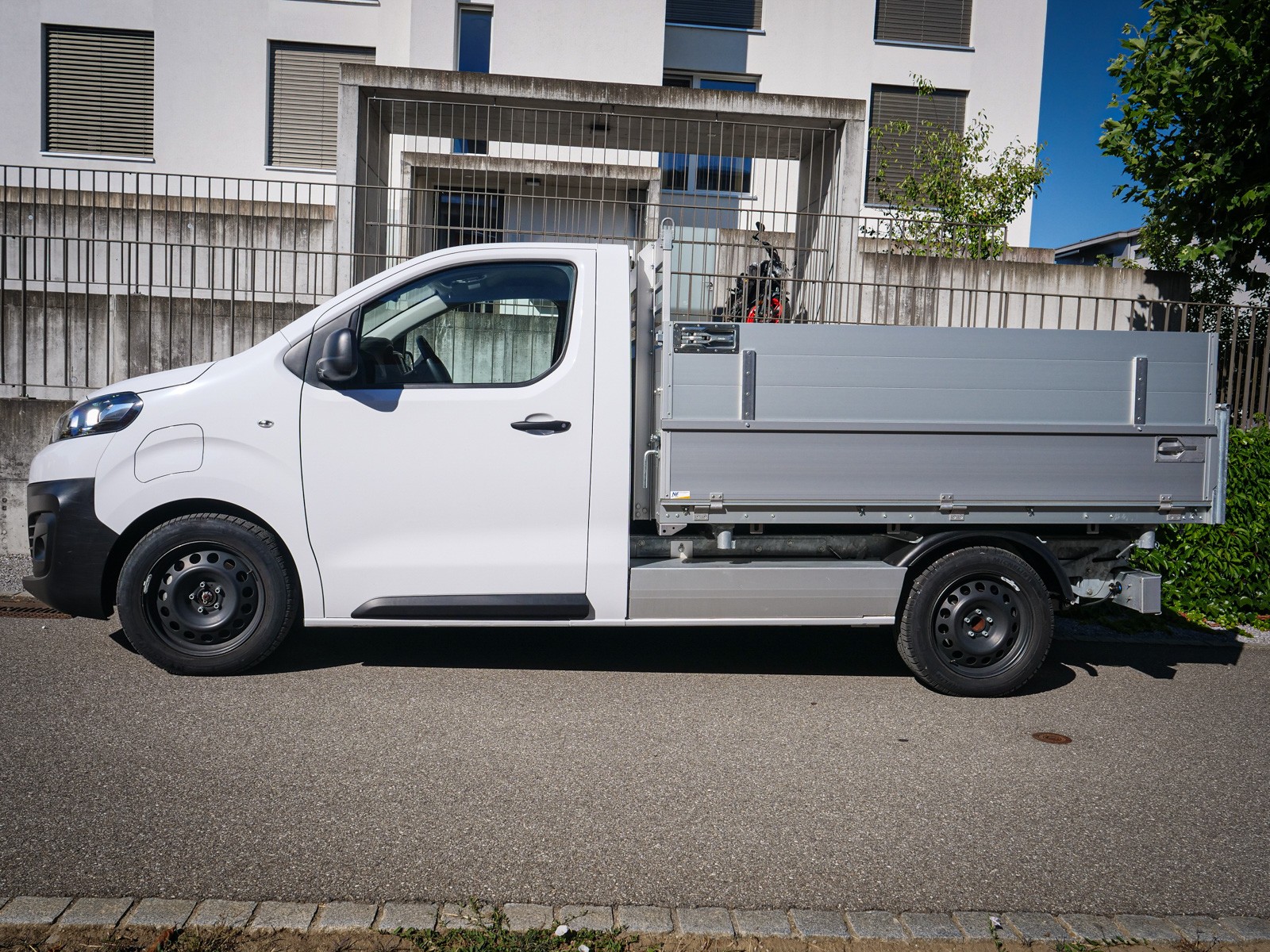 CITROEN e-Jumpy M 75kWh-image-1