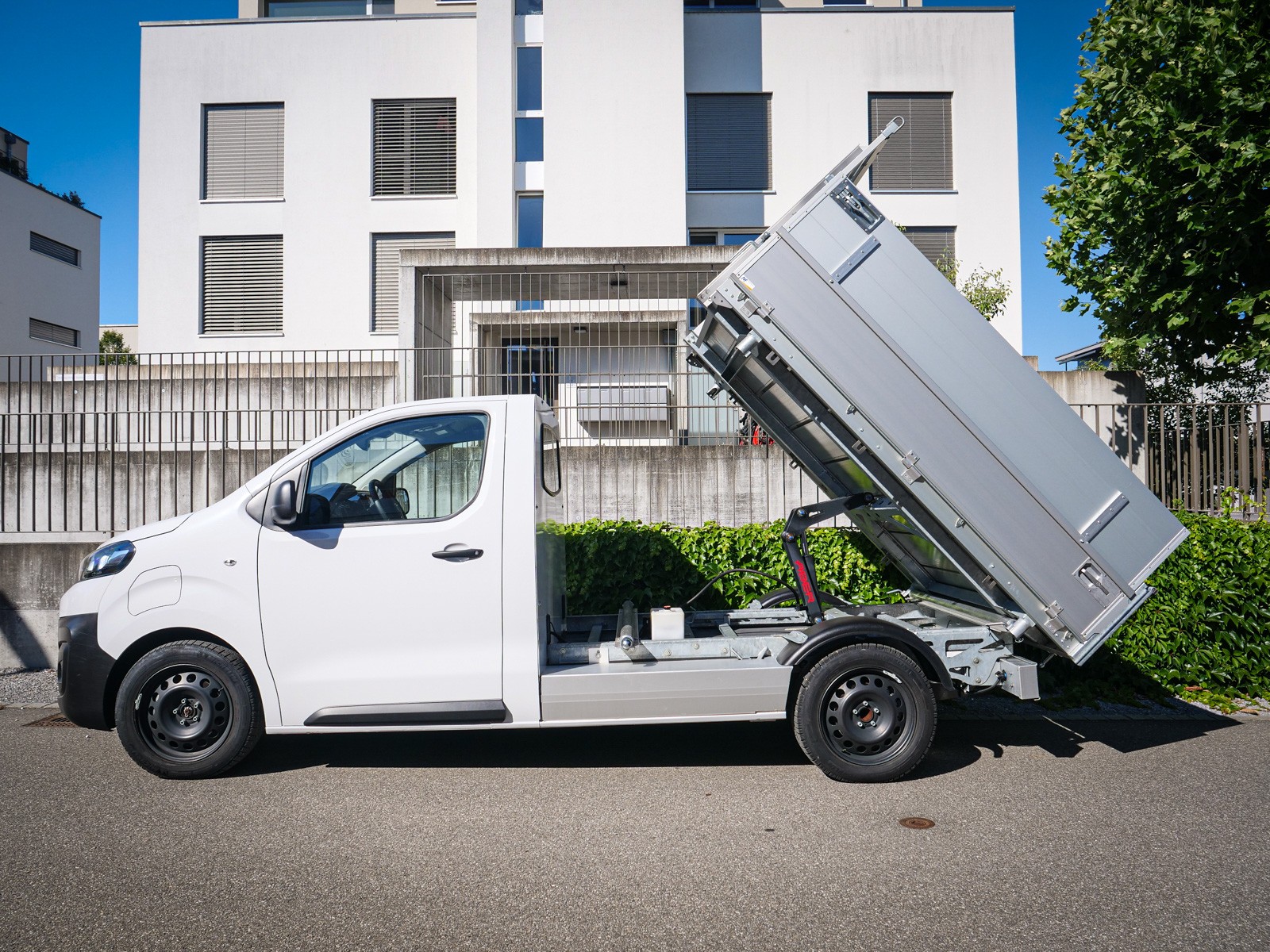CITROEN e-Jumpy M 75kWh-image-5