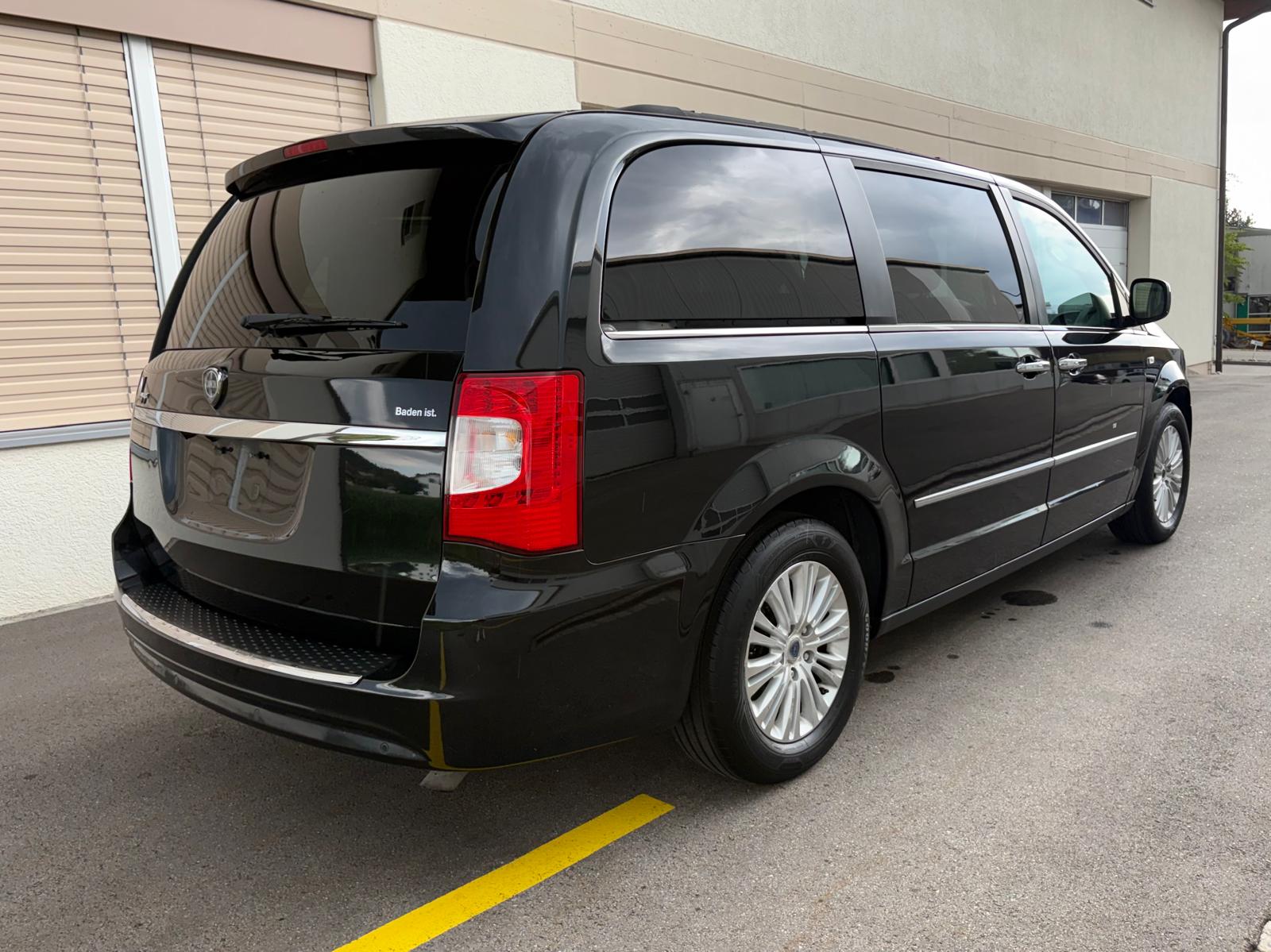 LANCIA Voyager 2.8D Platinum Automatic MFK 03.2025-image-2