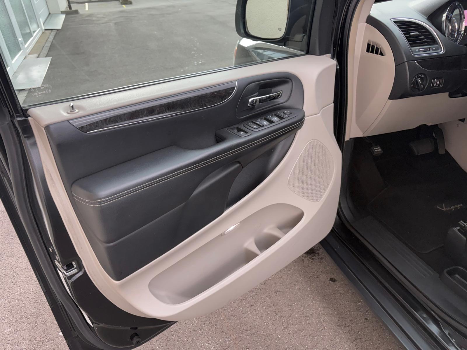 LANCIA Voyager 2.8D Platinum Automatic MFK 03.2025-image-5