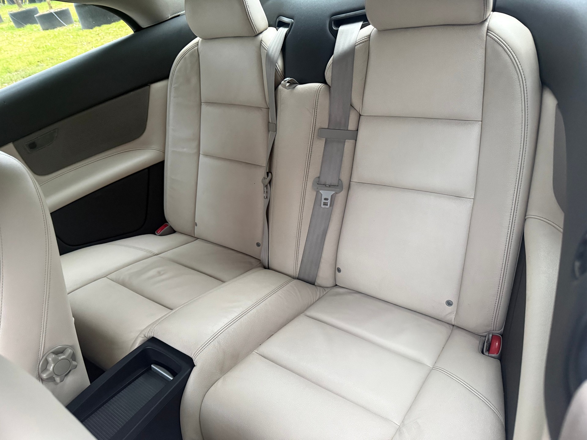 VOLVO C70 D3 Momentum Geartronic-image-9
