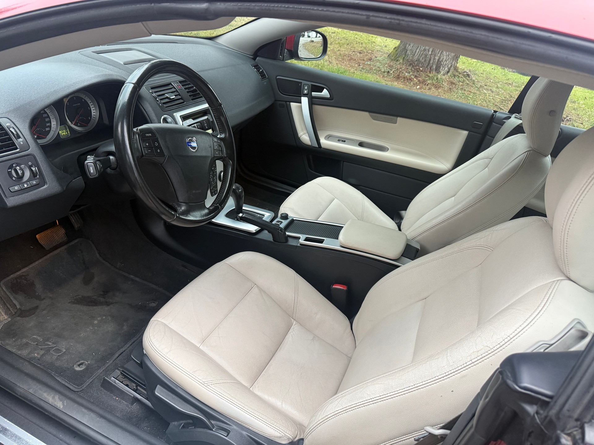 VOLVO C70 D3 Momentum Geartronic-image-8