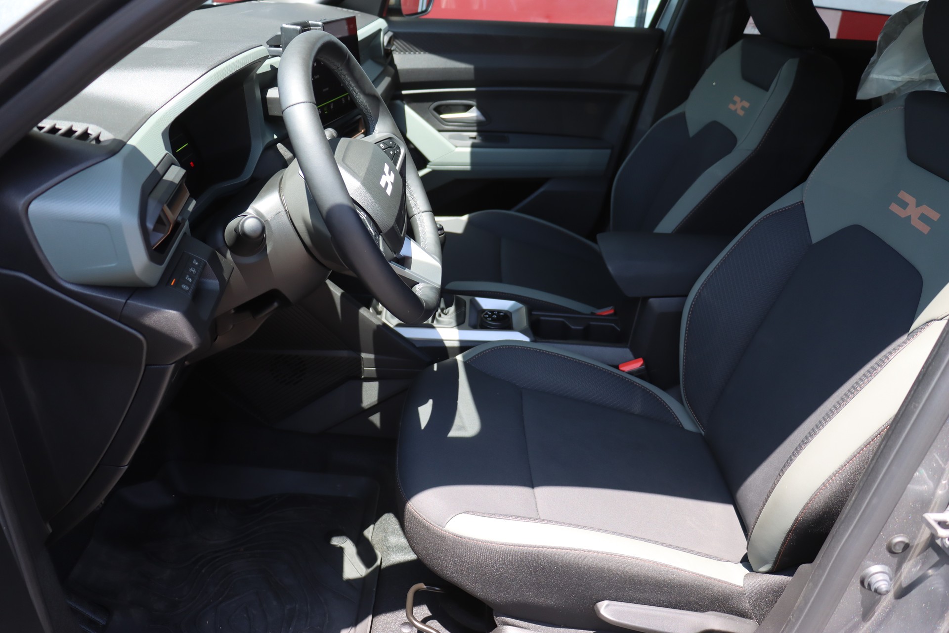 DACIA Duster TCe 130 48V Extreme 4x4-image-12