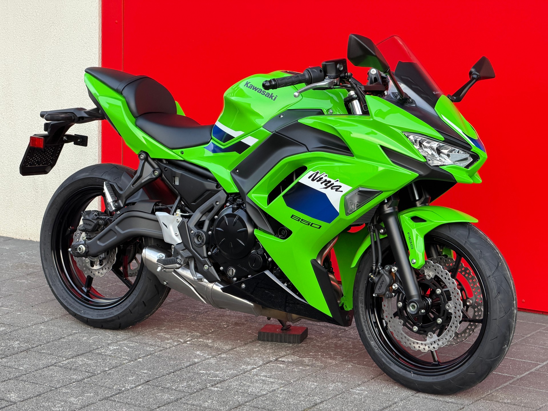 KAWASAKI Ninja 650 (35kW)-showroom-element-1