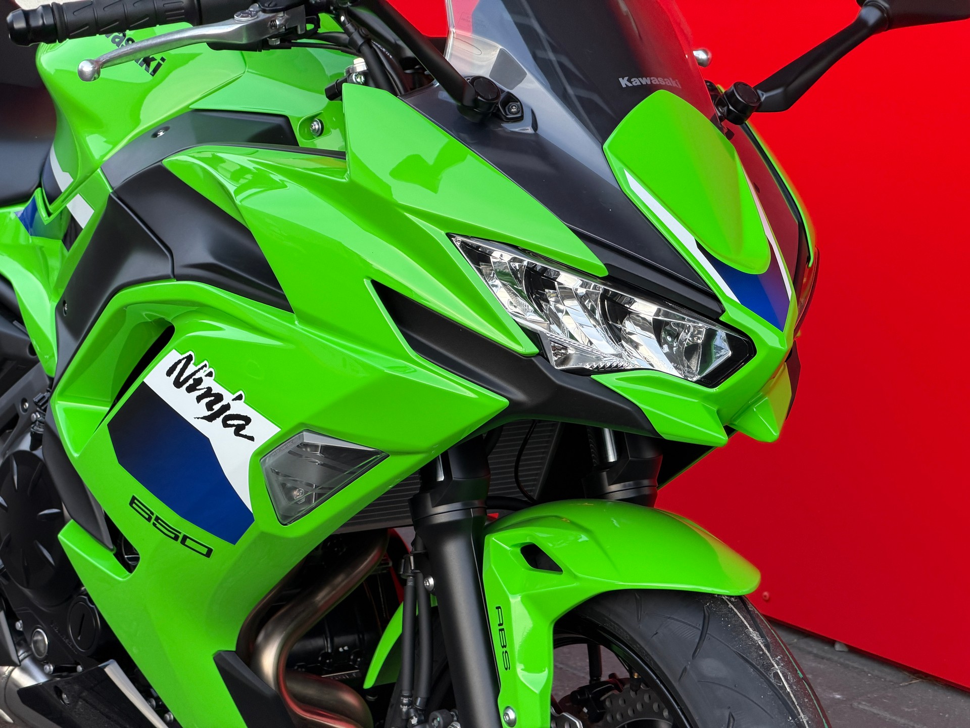 KAWASAKI Ninja 650 (35kW)-showroom-element-2