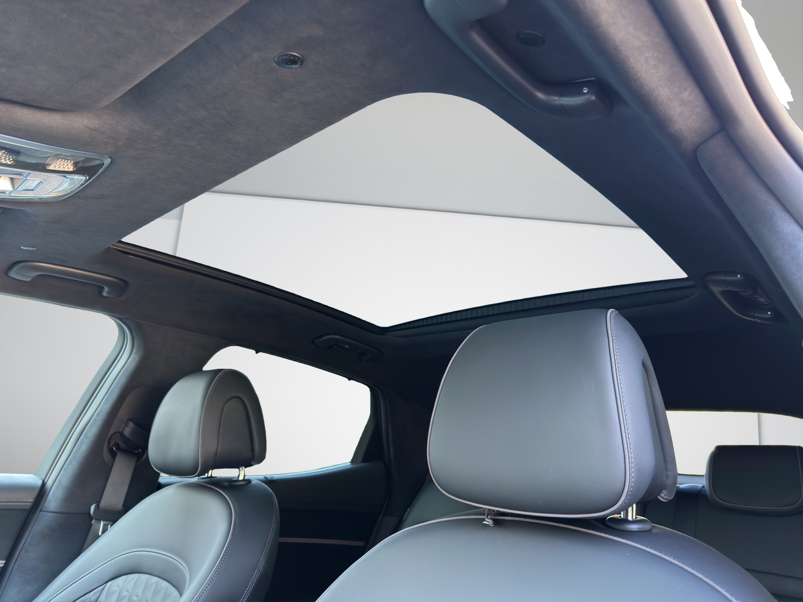 GENESIS GV60 Dual Motor Sport Plus AWD-image-13