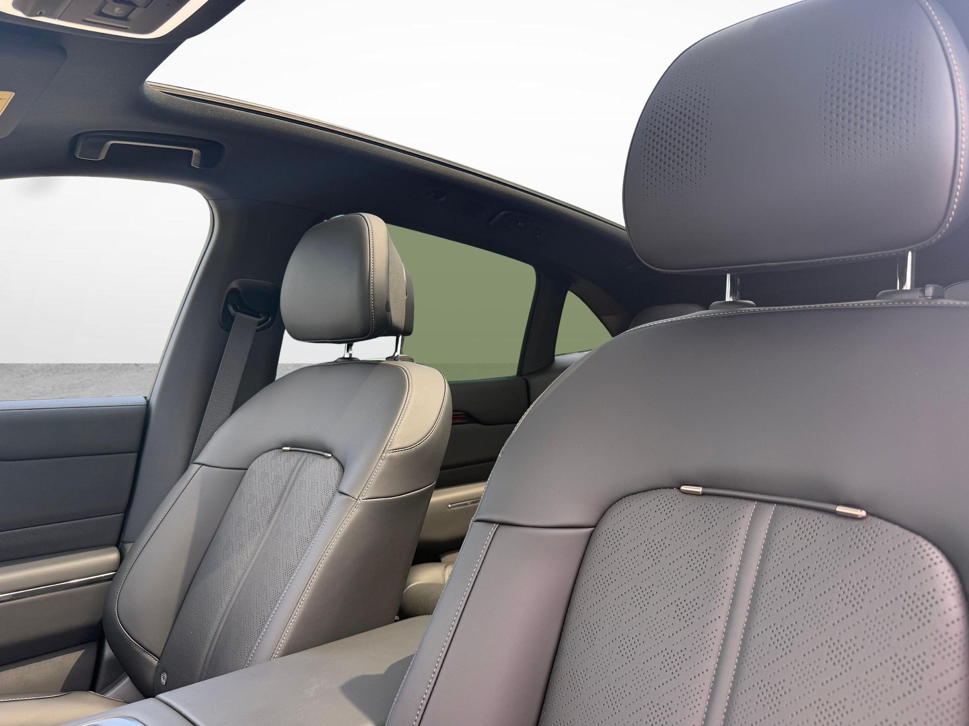 ZEEKR 7X Privilege AWD-image-2